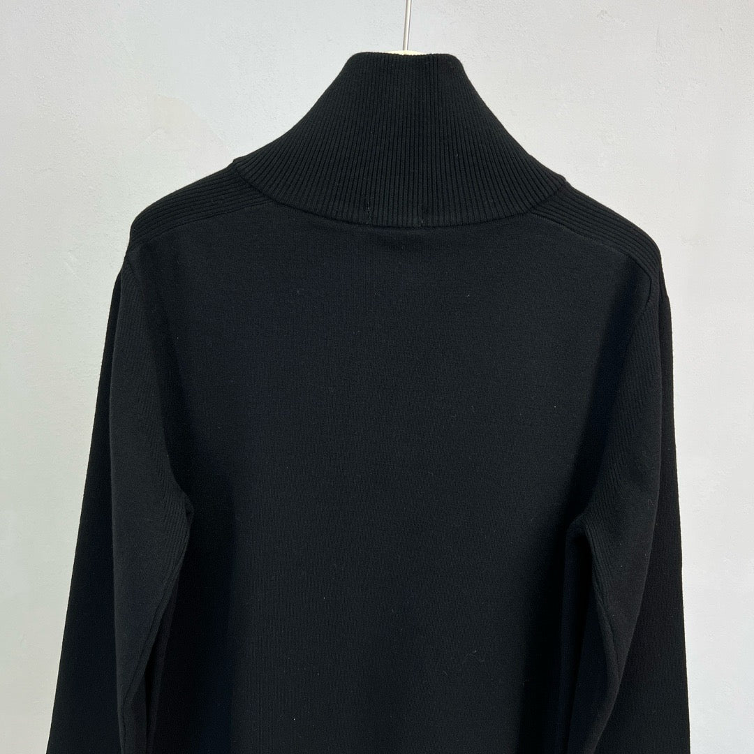 Chaqueta marrón y negra