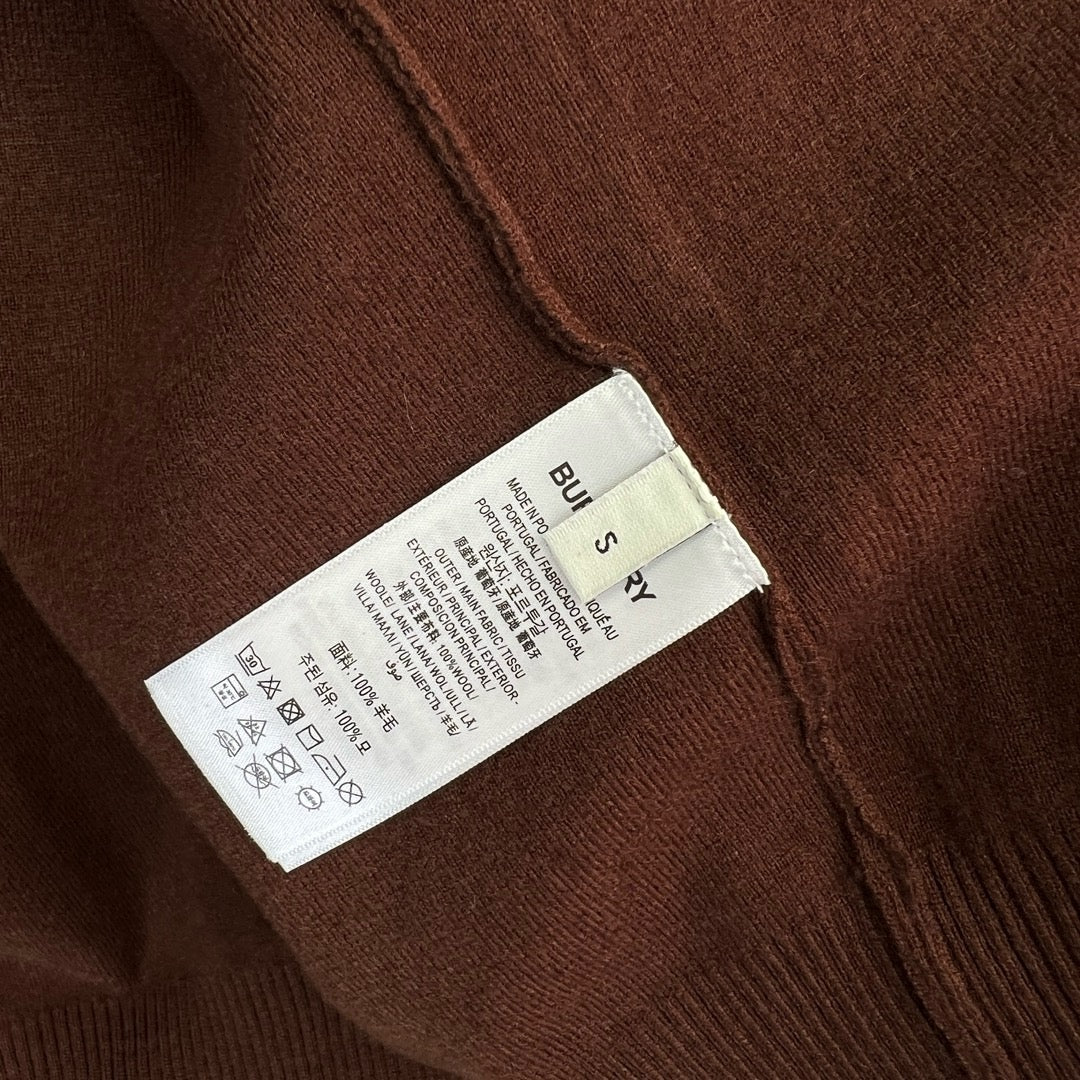 Chaqueta marrón y negra