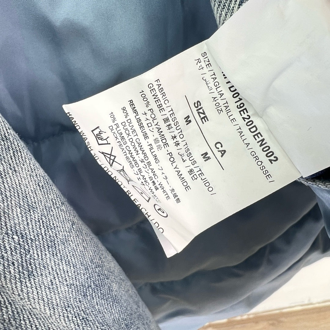 Chaqueta negra y azul