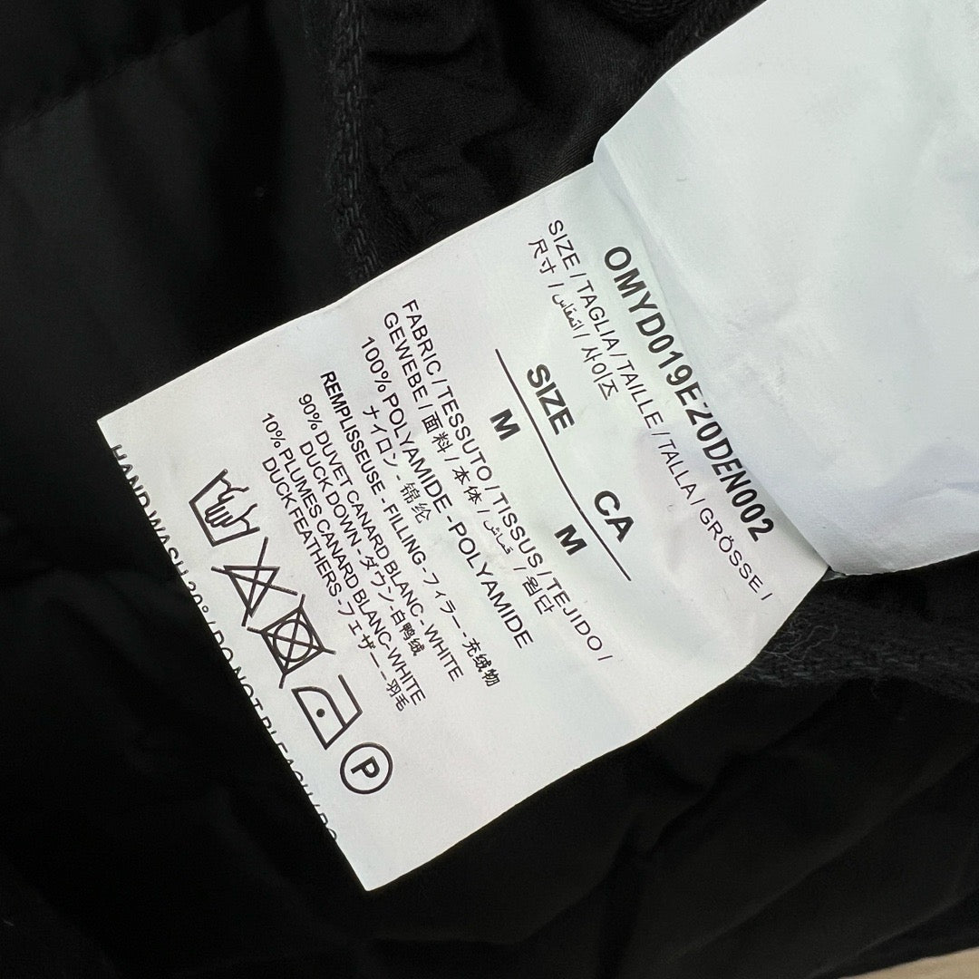Chaqueta negra y azul