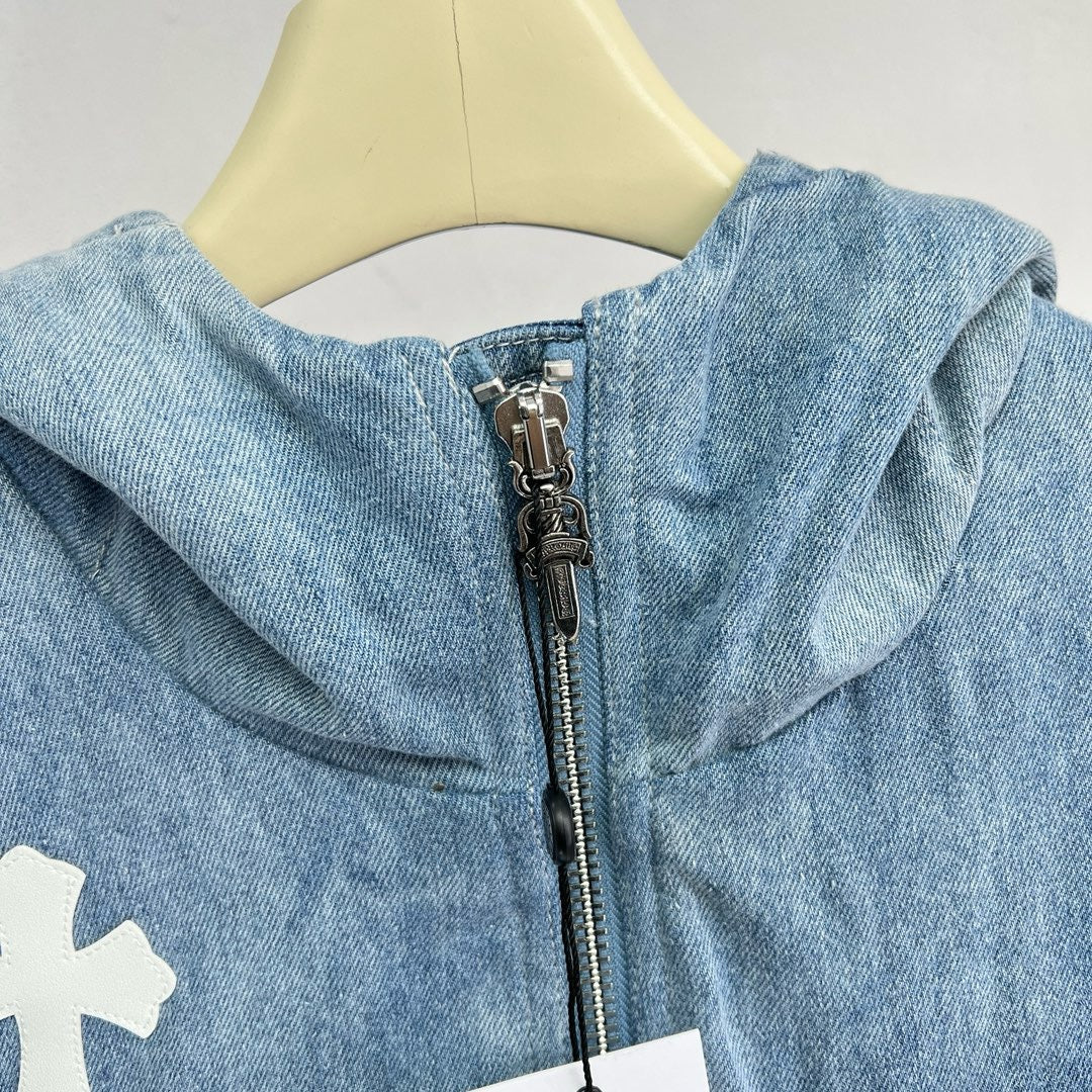 Chaqueta negra y azul