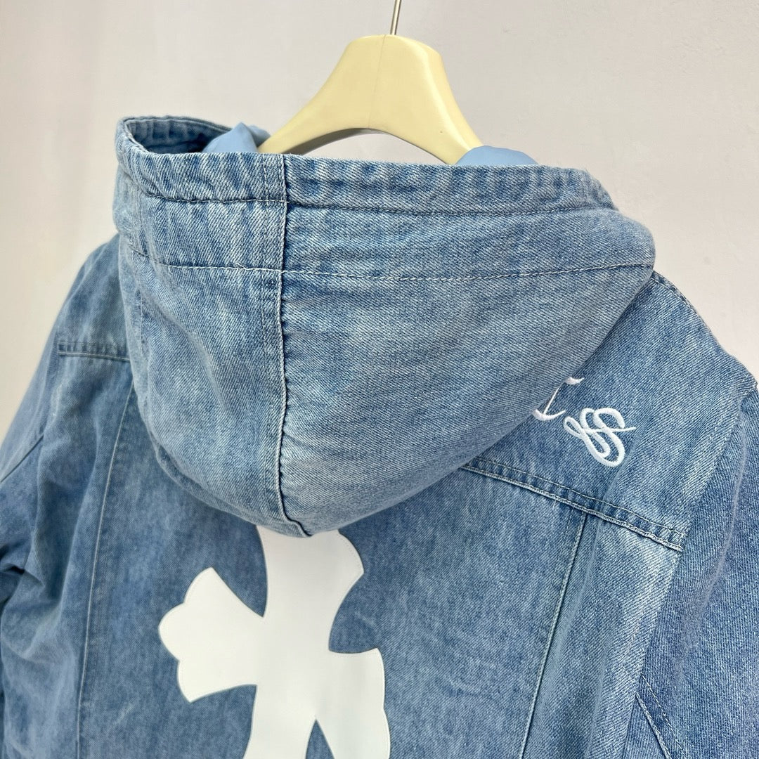 Chaqueta negra y azul