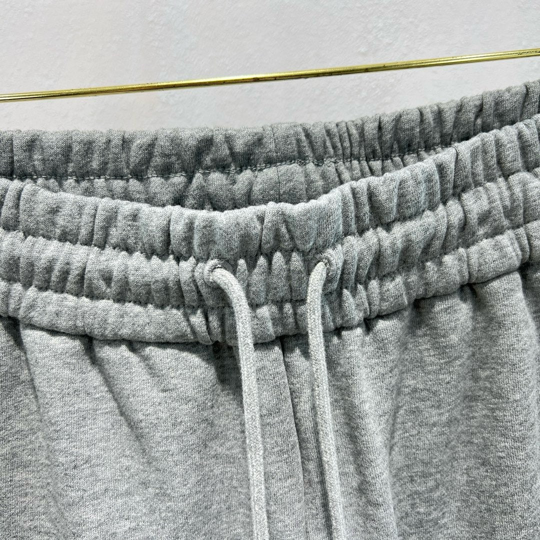 Pantalón gris