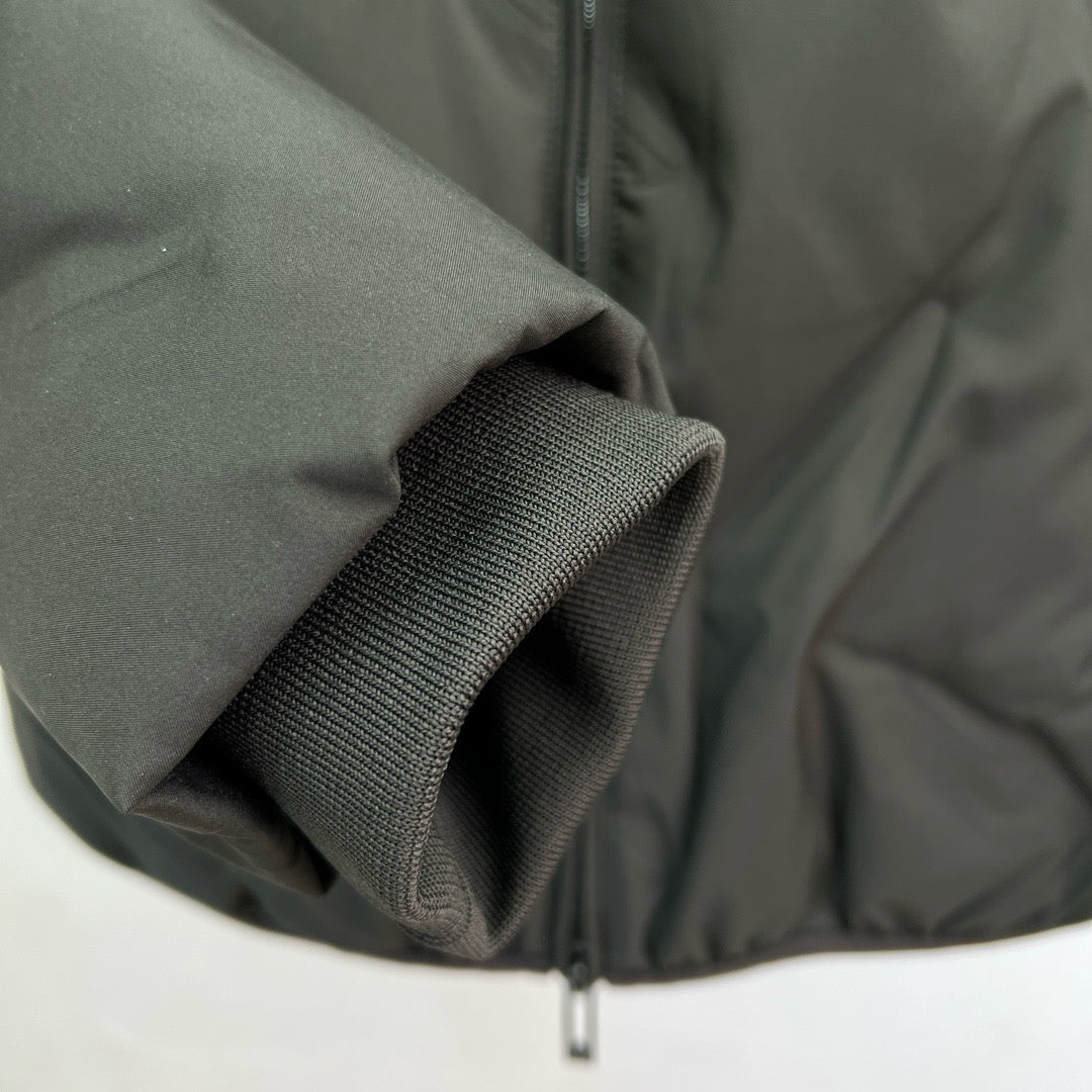 Chaqueta azul oscuro y verde