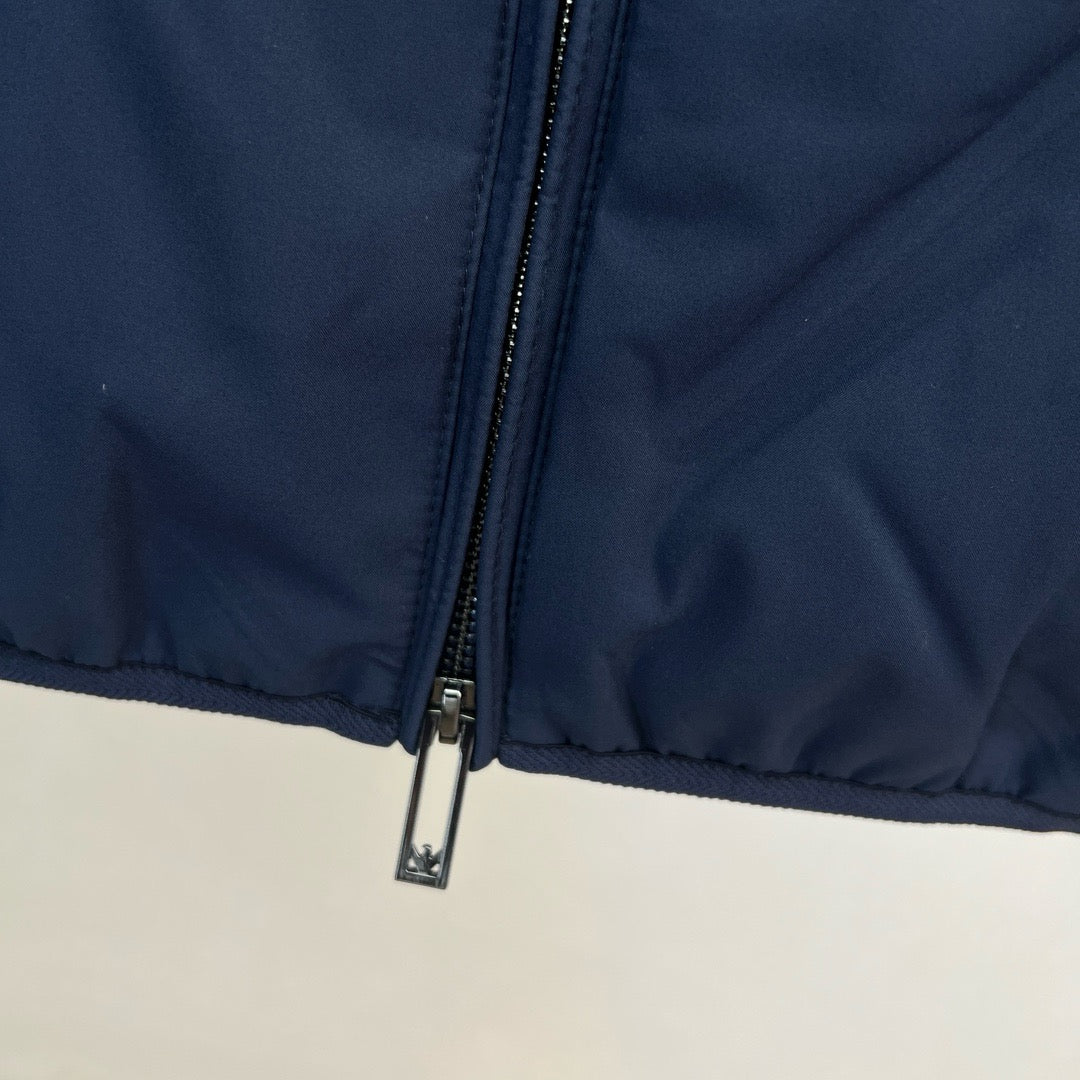 Chaqueta azul oscuro y verde