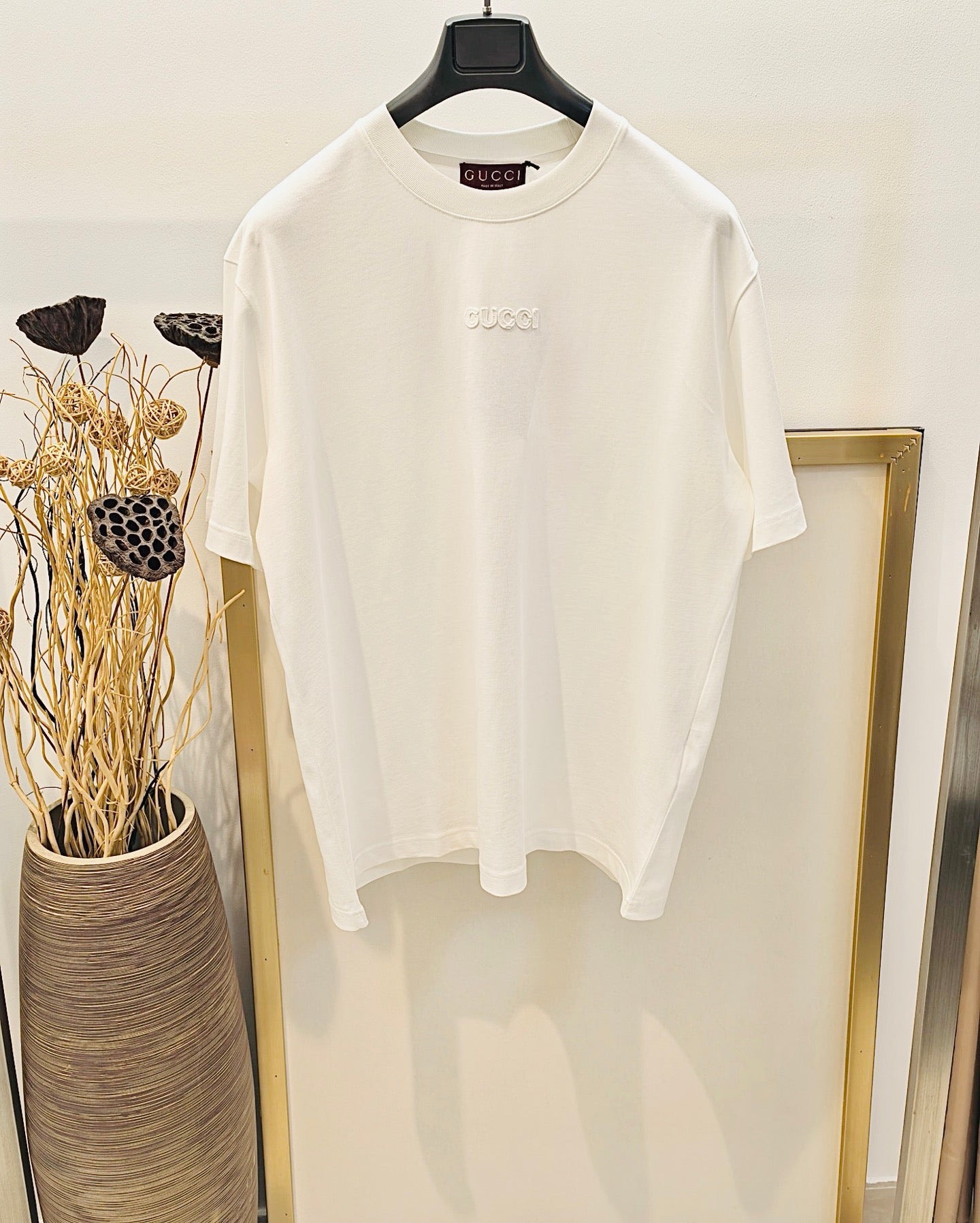 Rot-weißes T-Shirt