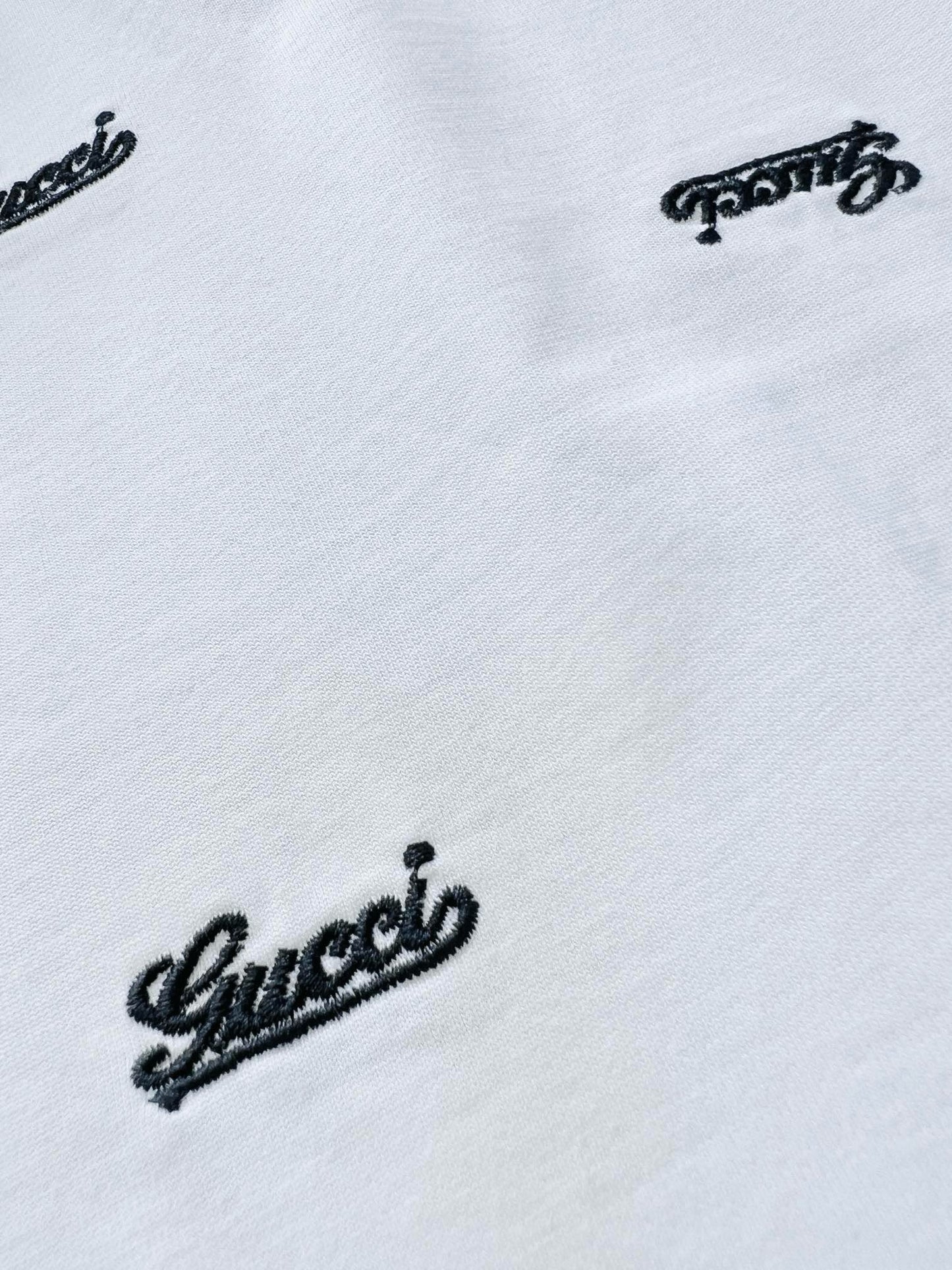 Mehrfarbiges T-Shirt