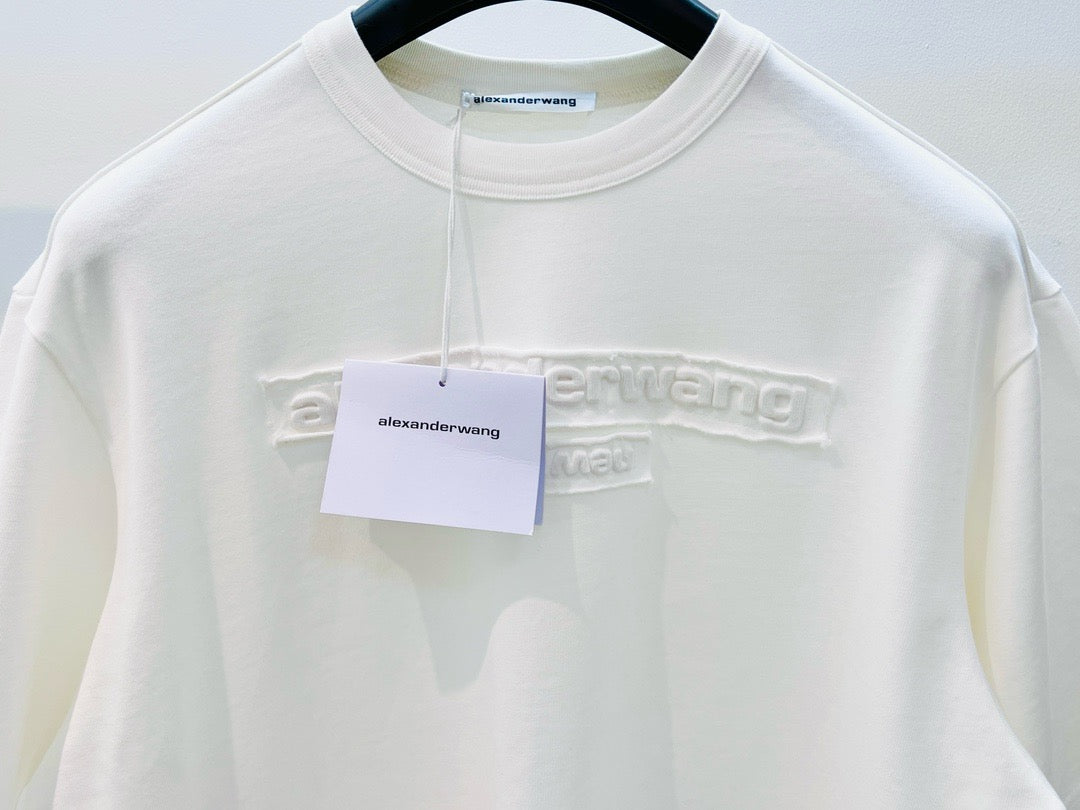 Schwarz-weißes T-Shirt
