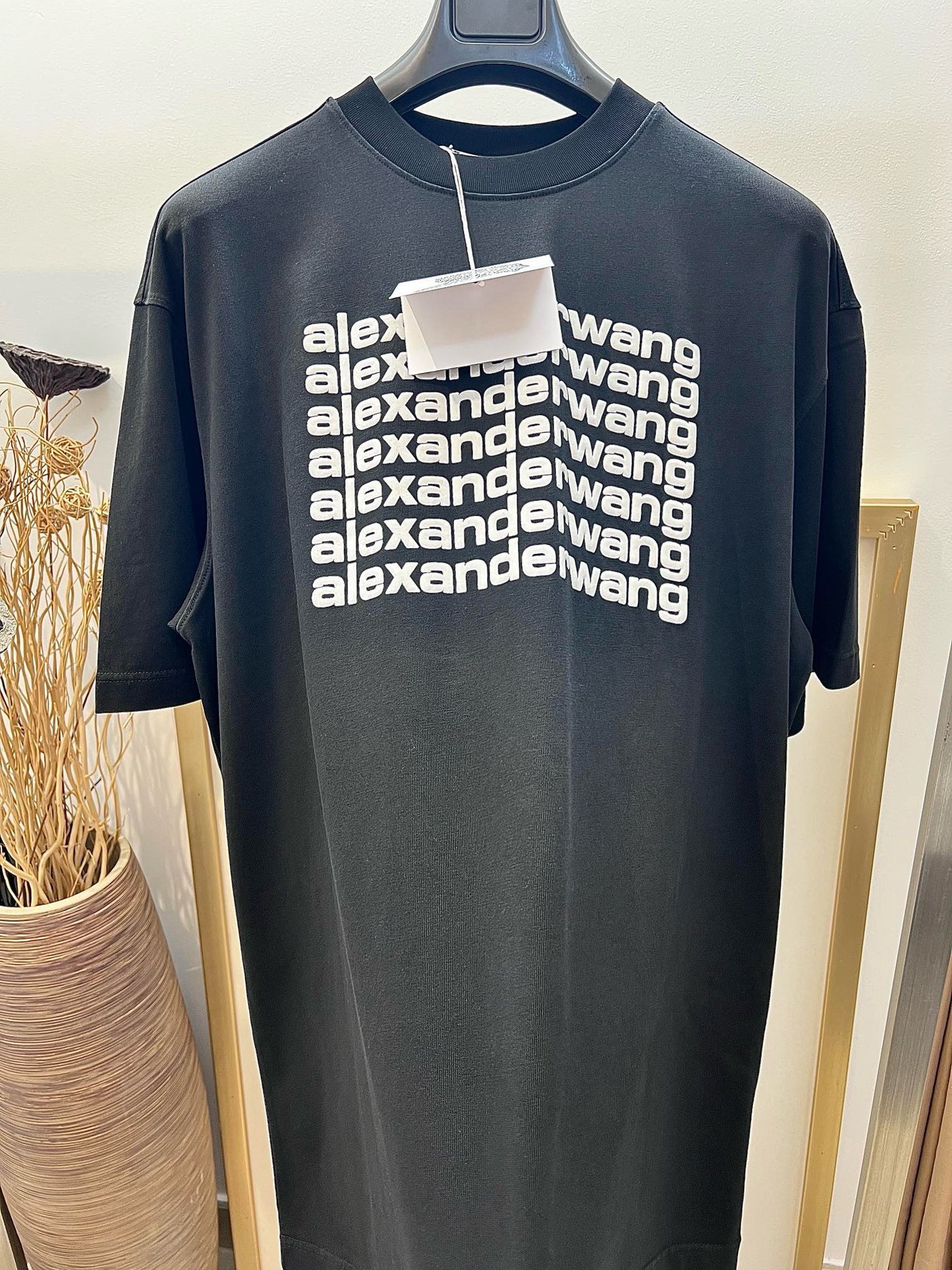 Schwarz-weißes T-Shirt