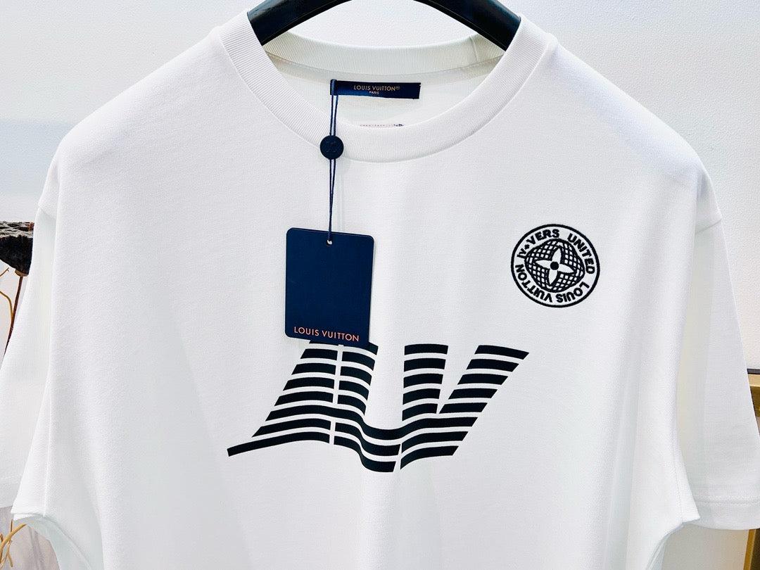 Schwarz-weißes T-Shirt
