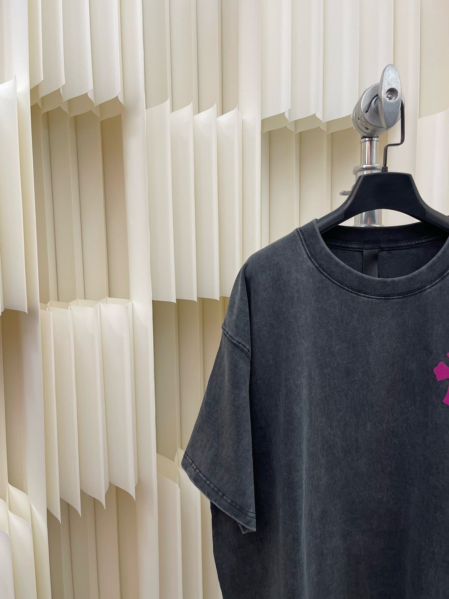 Camiseta negra oscura