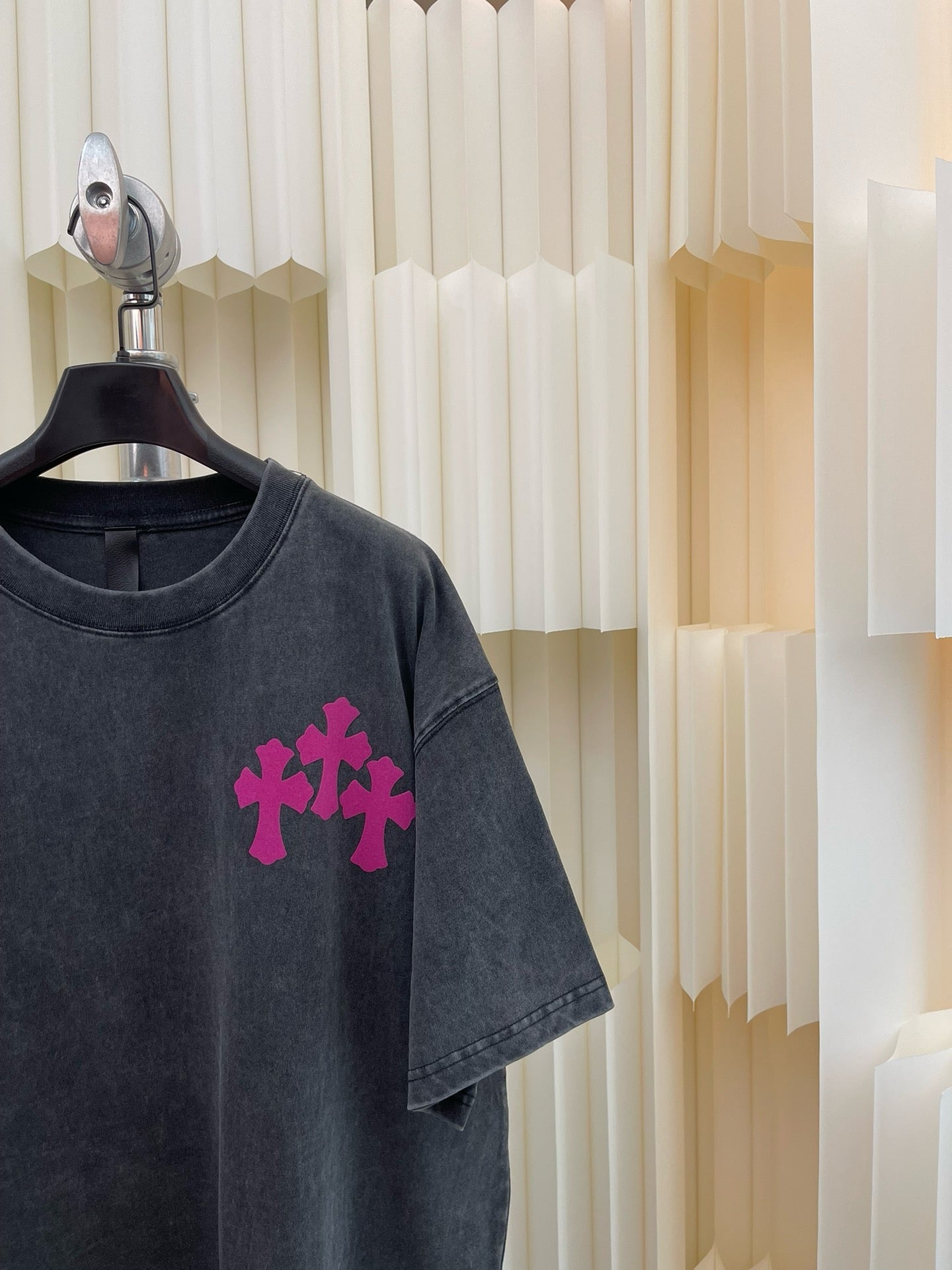 Camiseta negra oscura