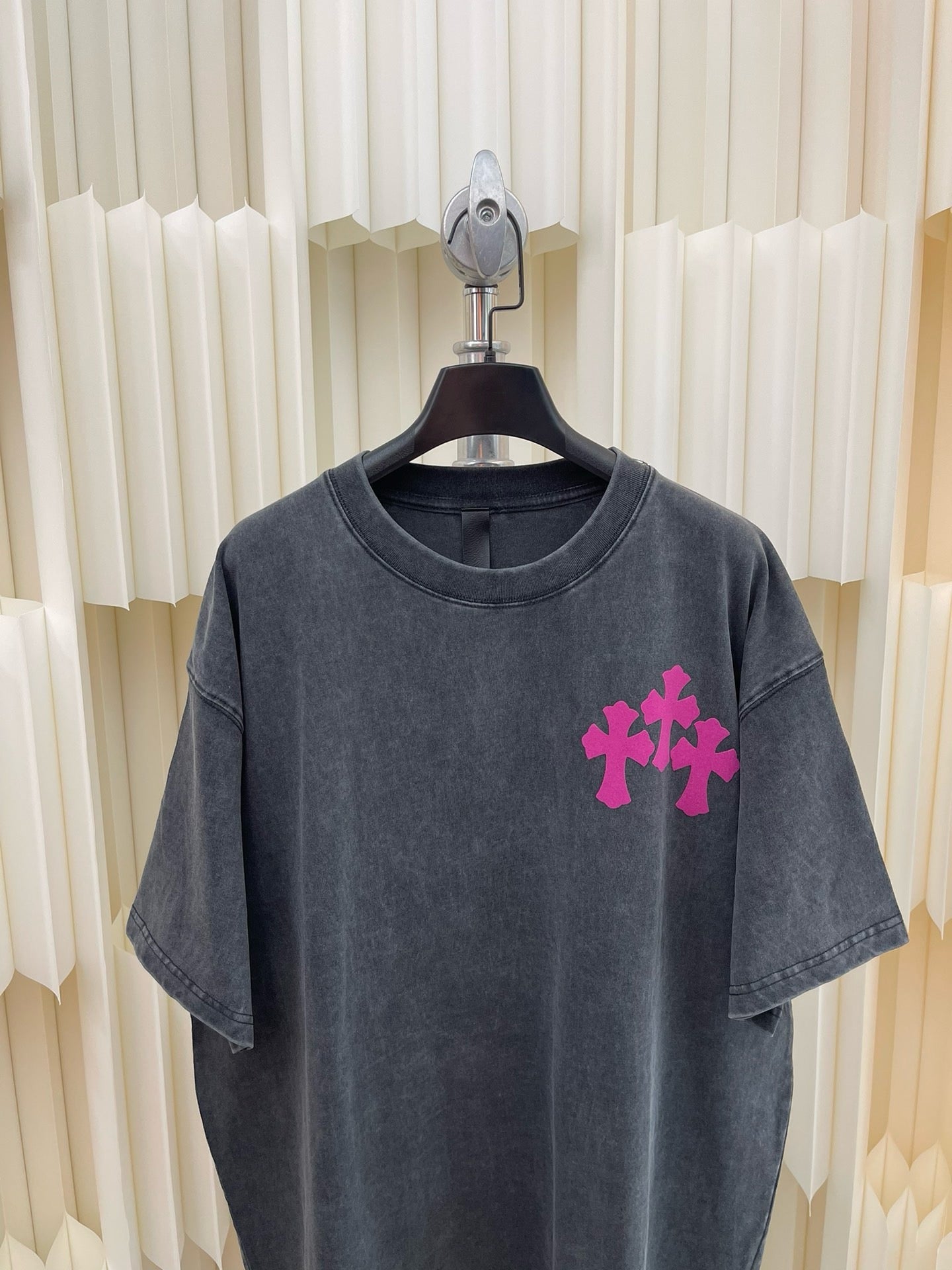 Camiseta negra oscura