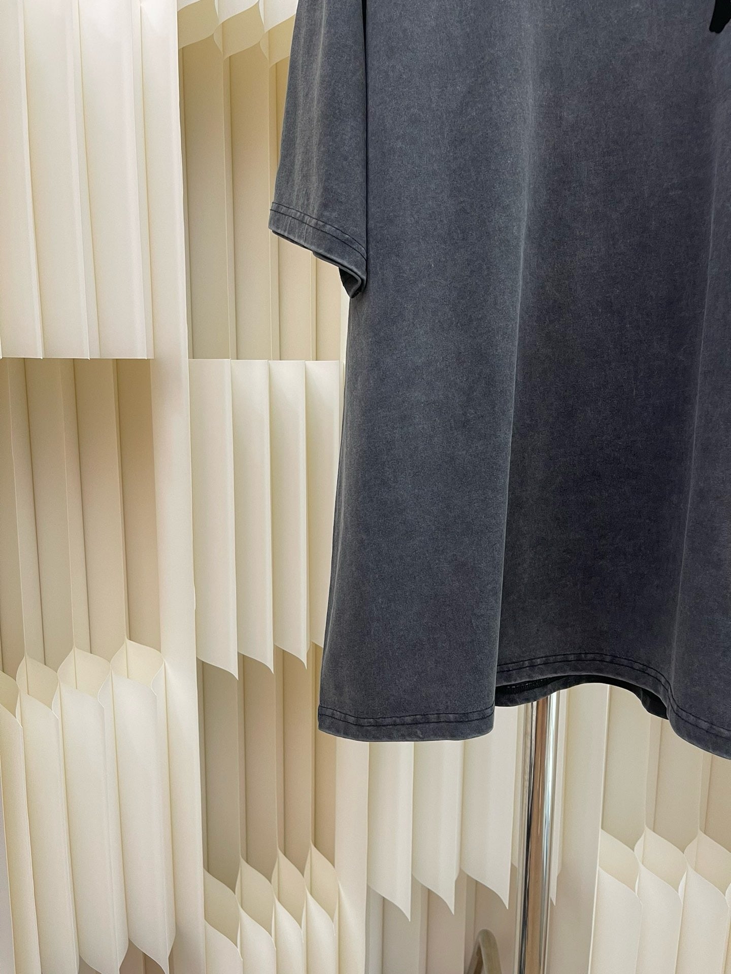 Dunkelschwarzes T-Shirt