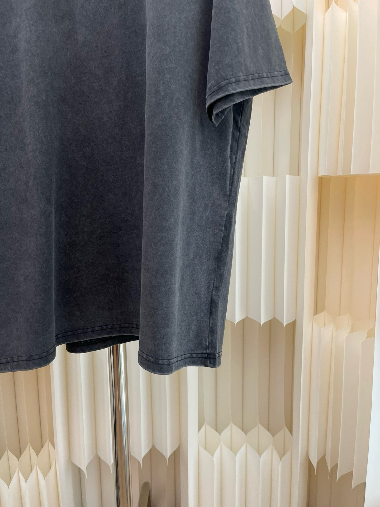 Dunkelschwarzes T-Shirt