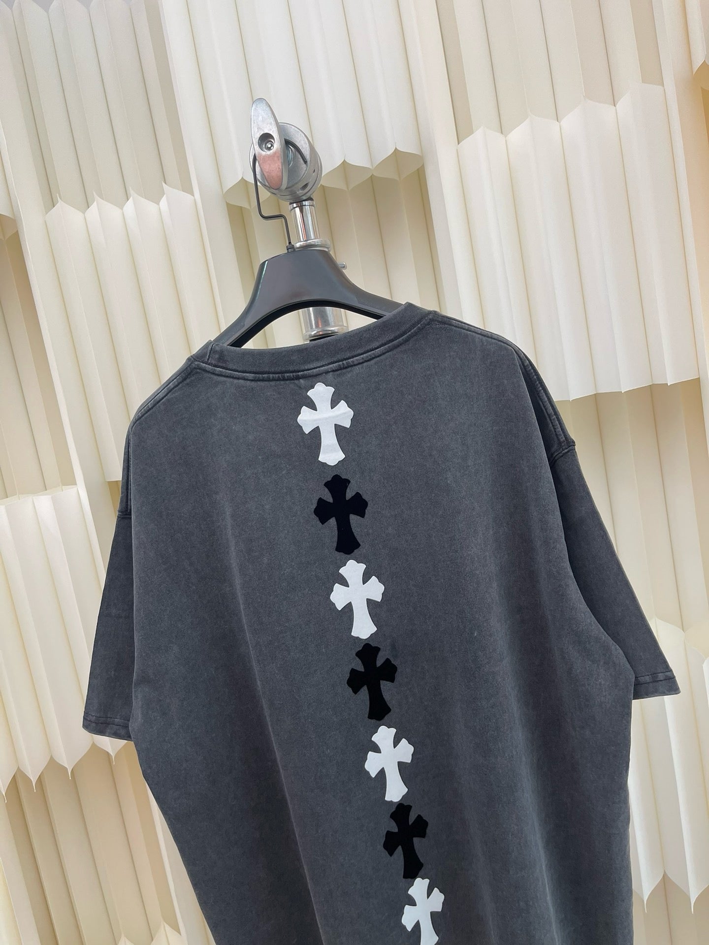 Dunkelschwarzes T-Shirt