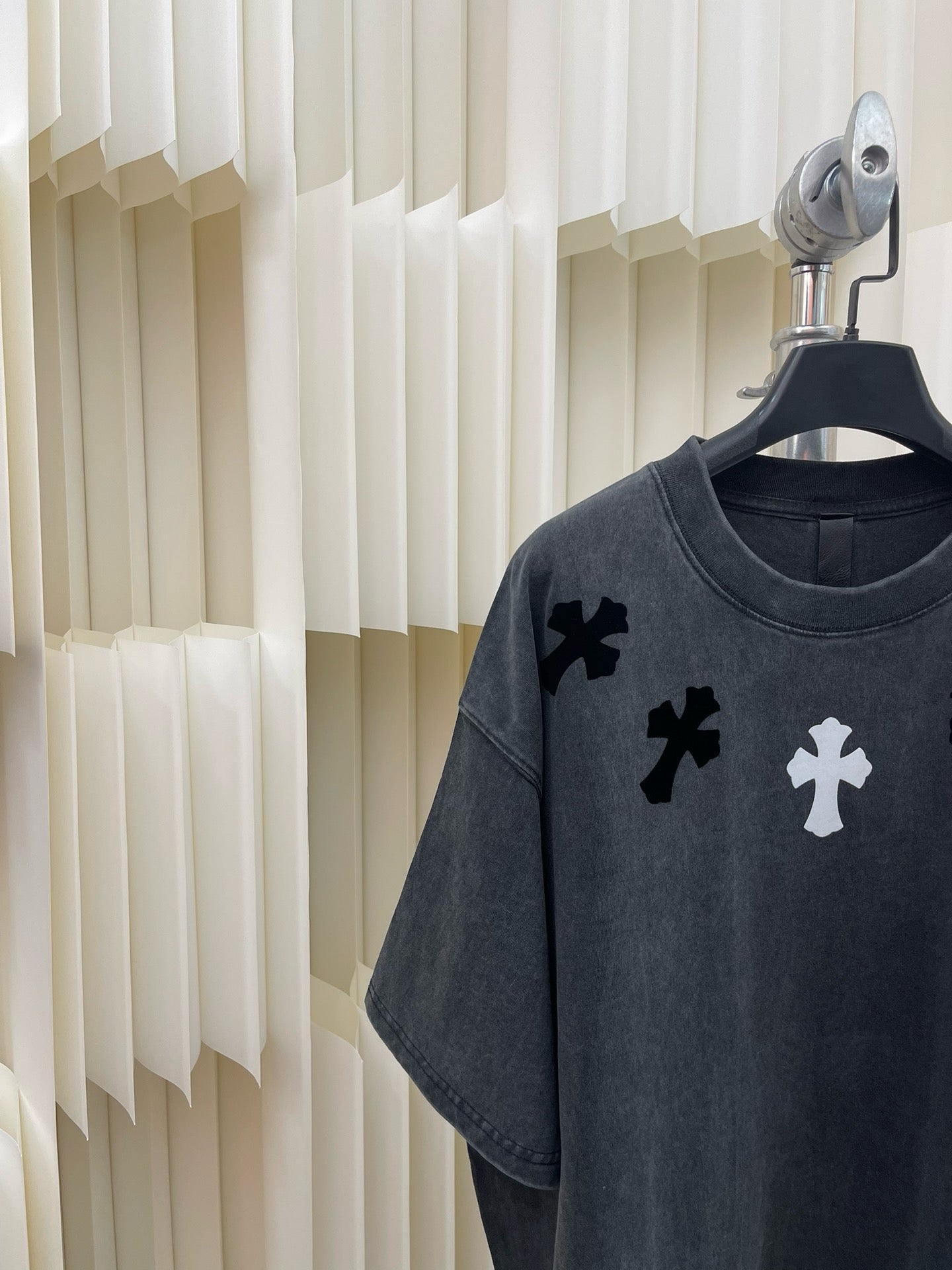 Camiseta negra oscura