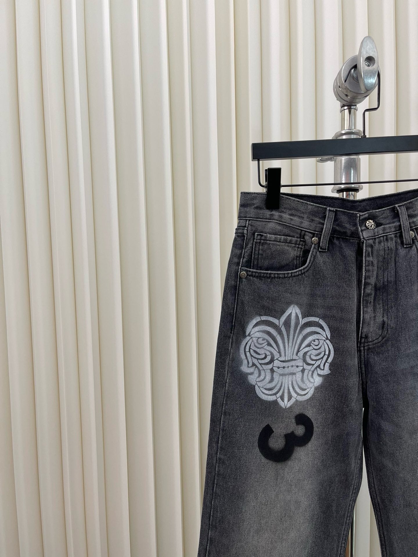 Pantalón negro claro