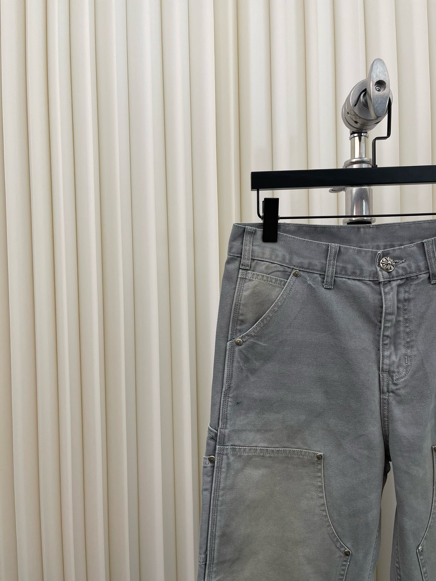 Pantalón gris