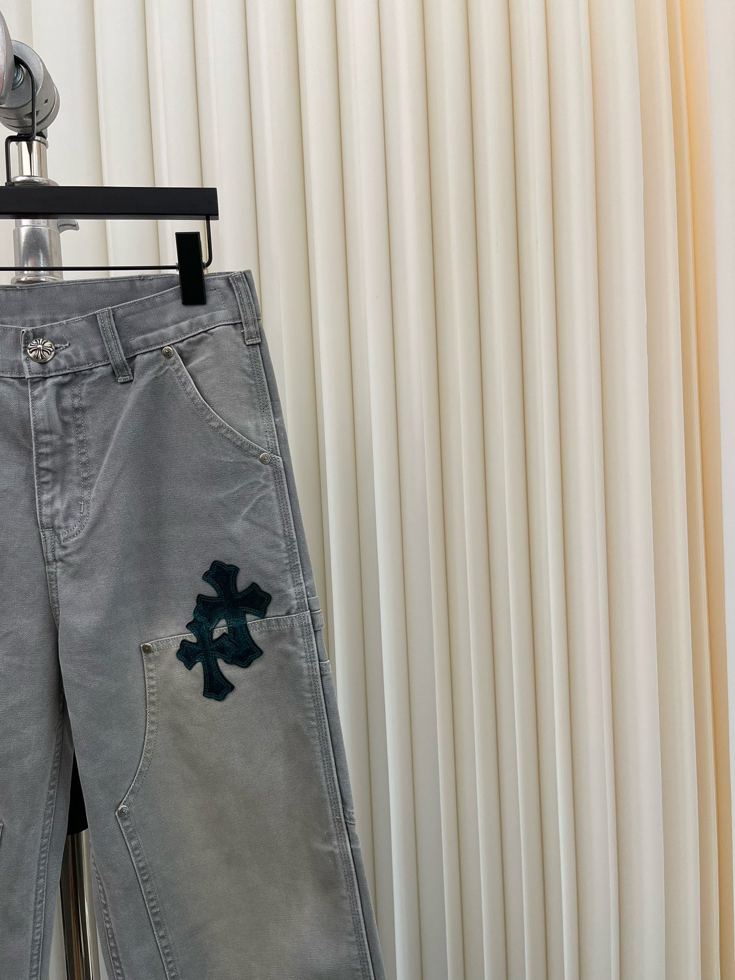 Pantalón gris