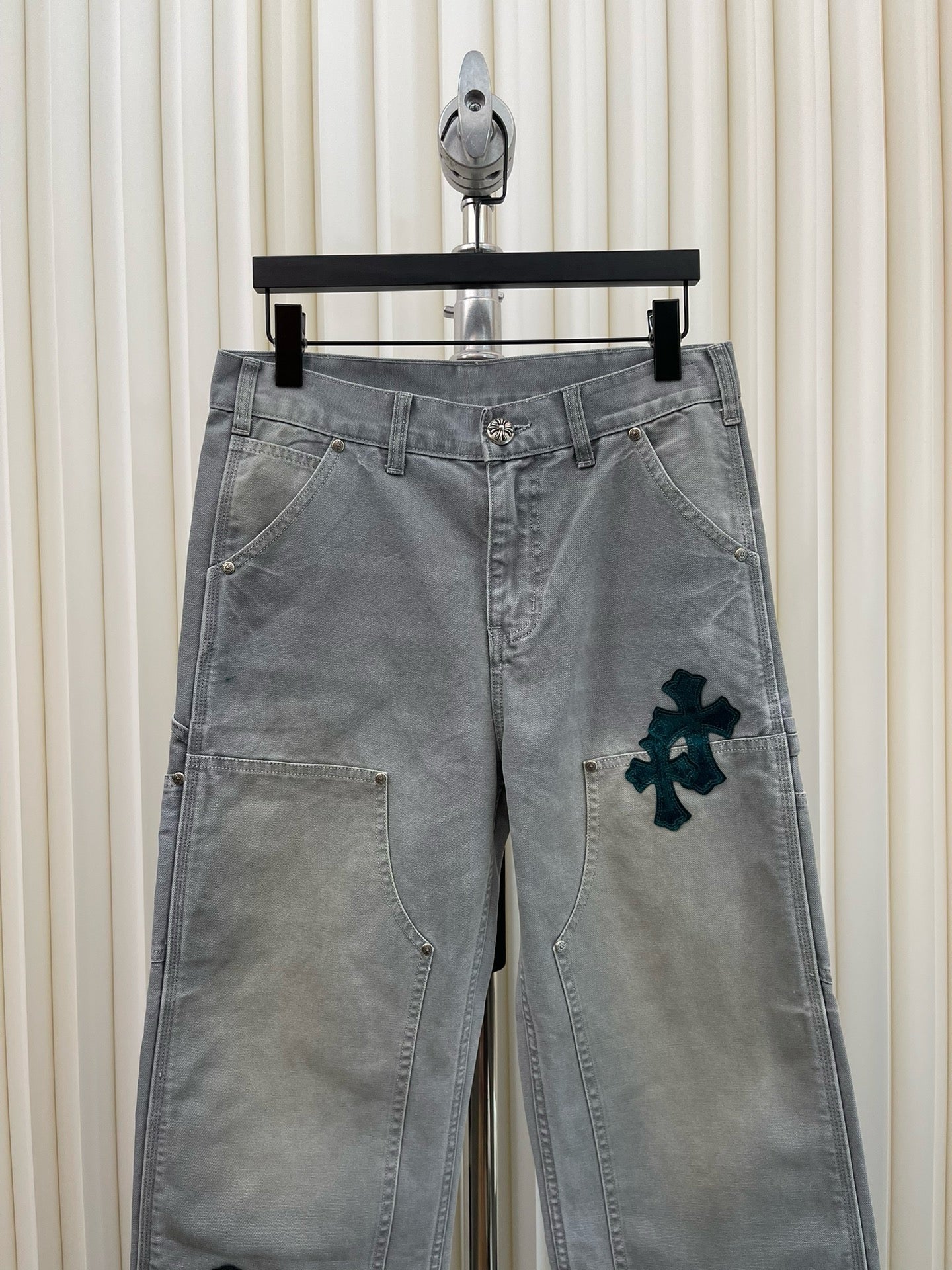 Pantalón gris