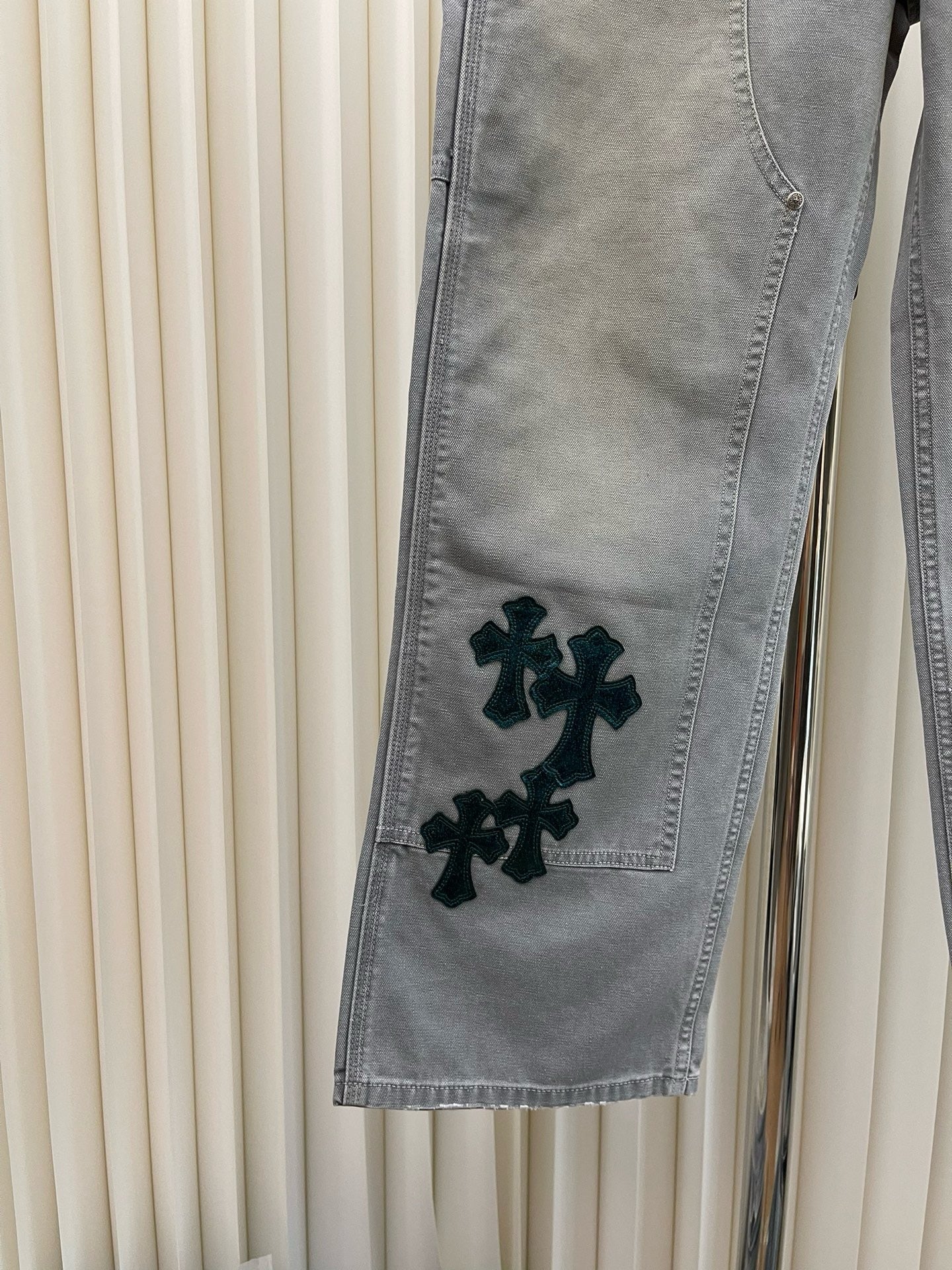 Pantalón gris