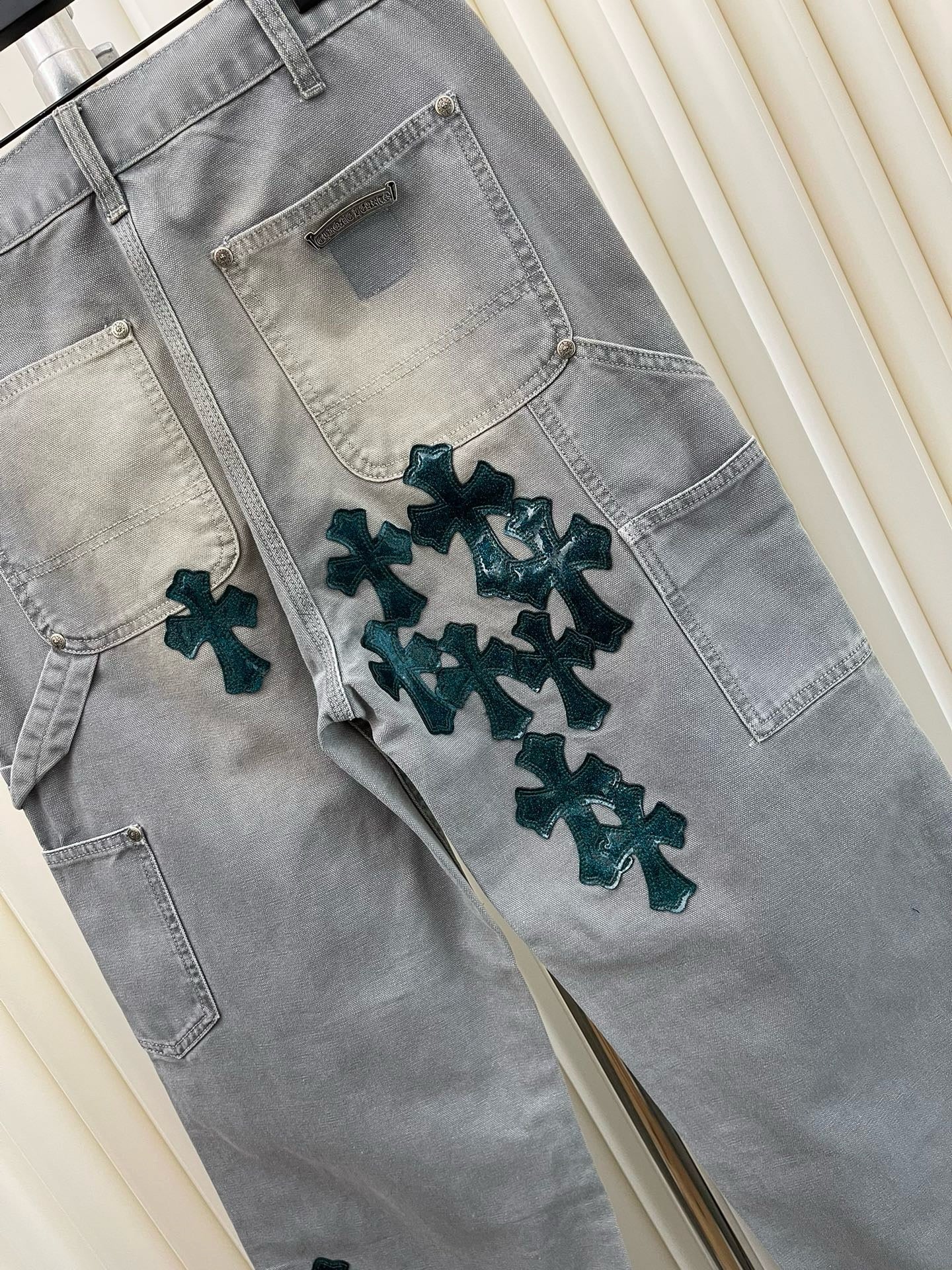 Pantalón gris