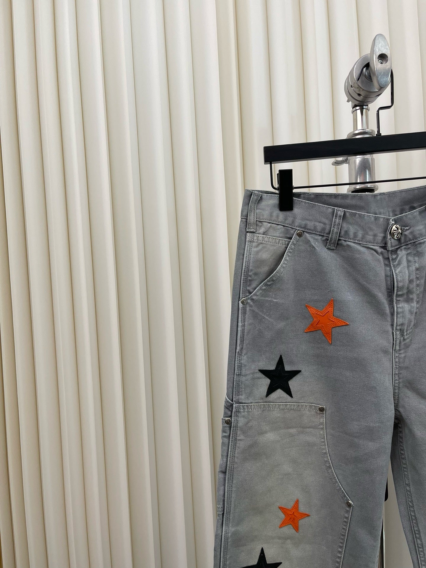 Pantalón gris