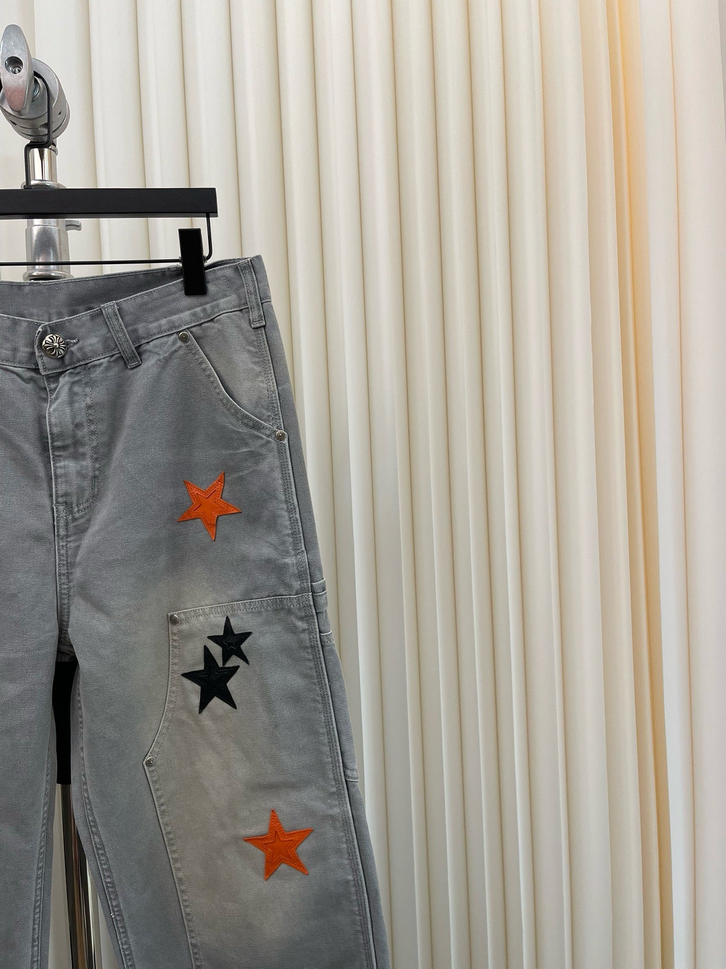 Pantalón gris