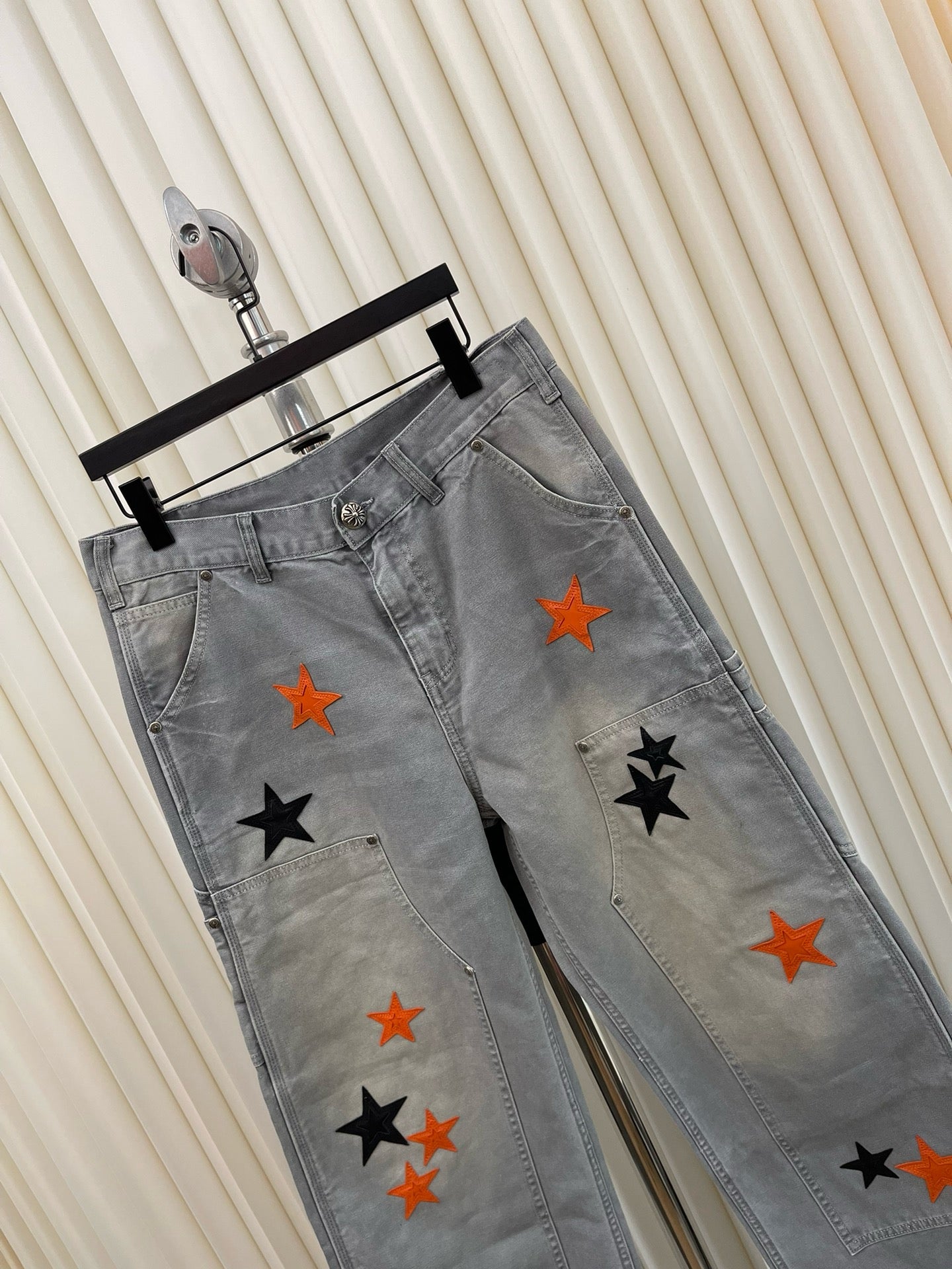 Pantalón gris