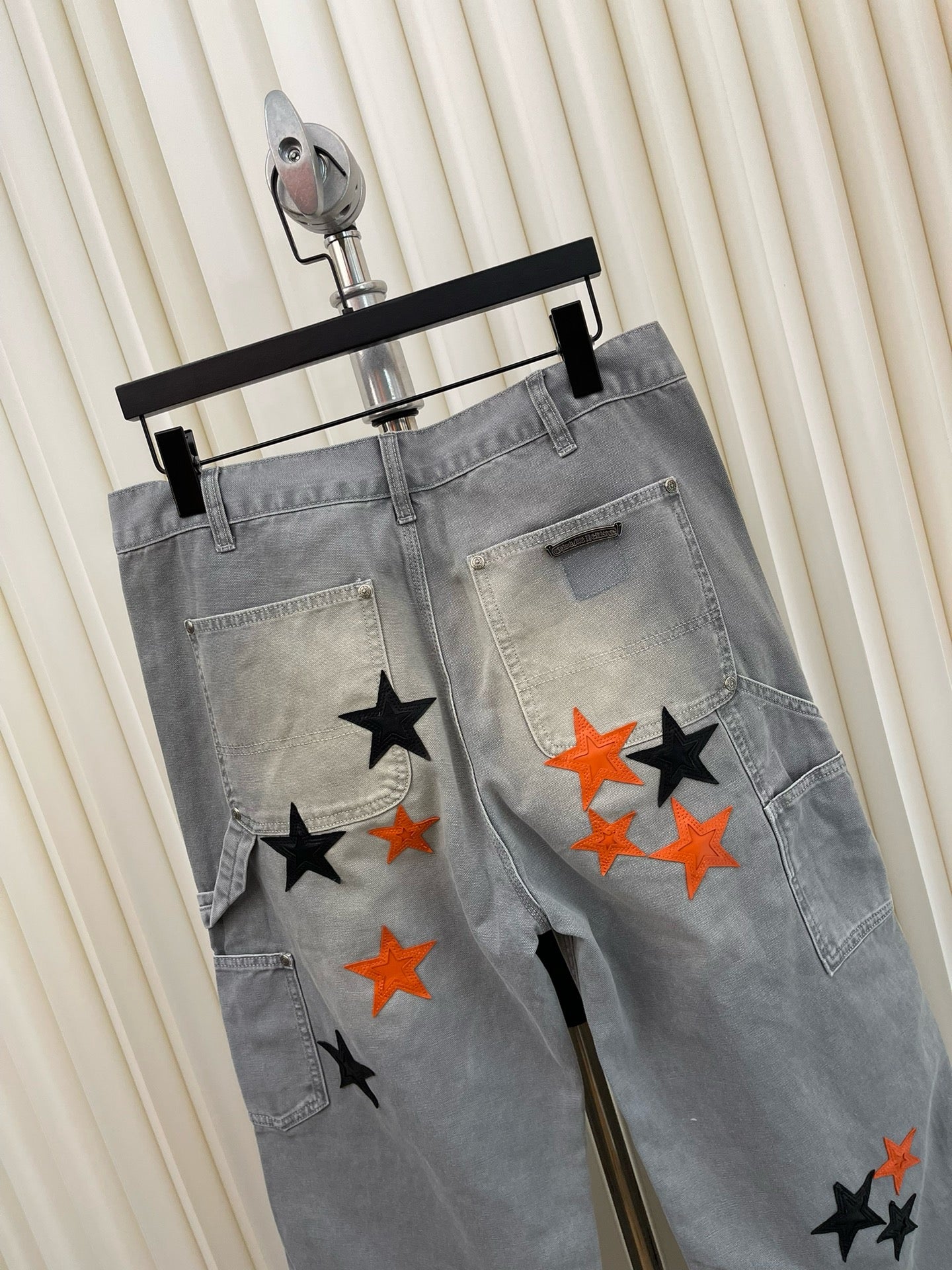 Pantalón gris