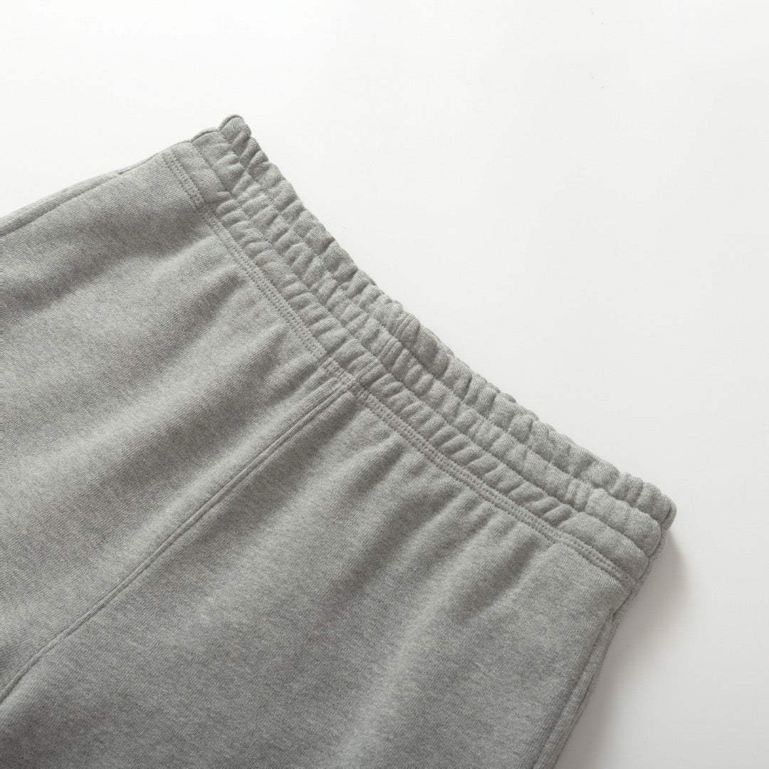 Pantalón negro y gris