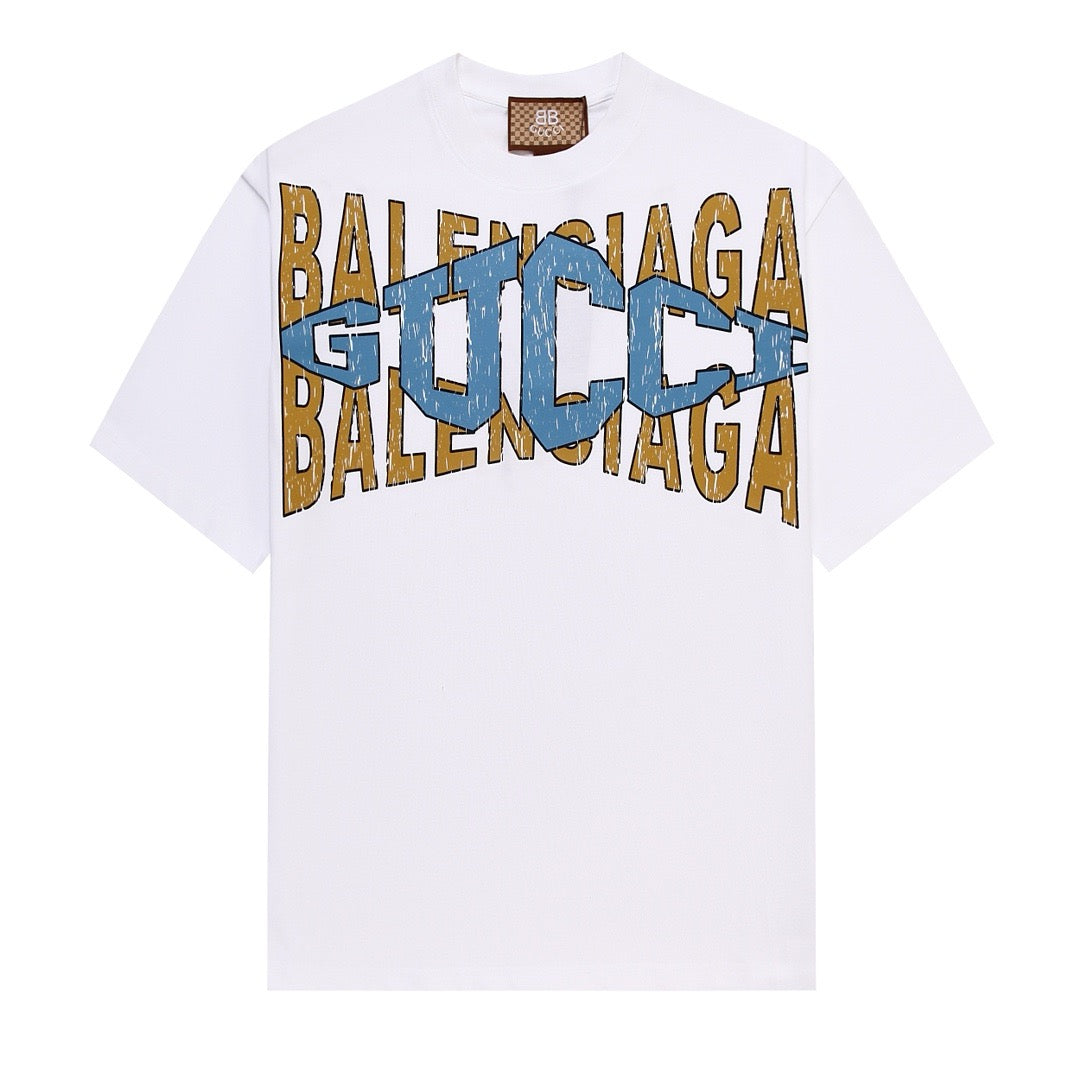 Schwarz-weißes T-Shirt