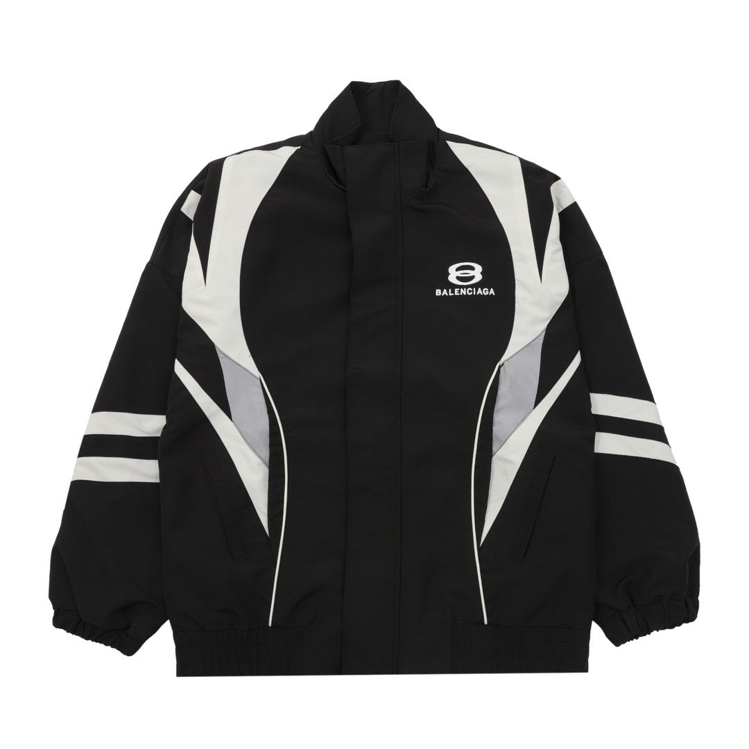 Schwarze und weiße Jacke