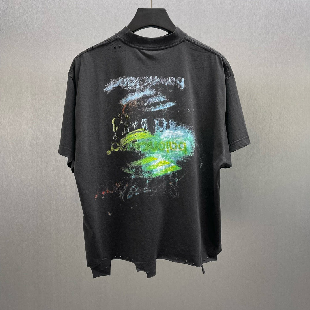 Schwarzes und hellgrünes T-Shirt