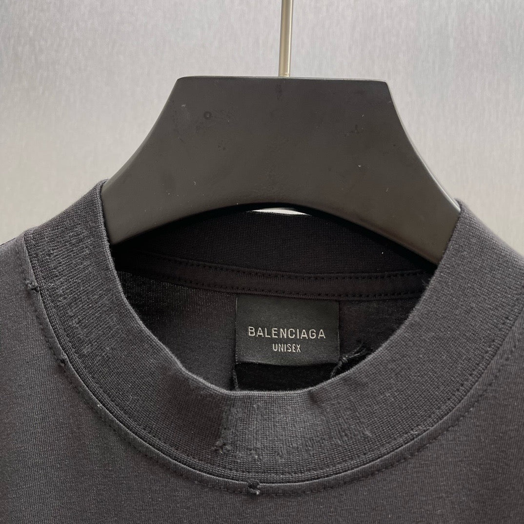 Schwarzes und hellgrünes T-Shirt