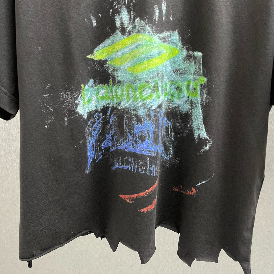 Schwarzes und hellgrünes T-Shirt