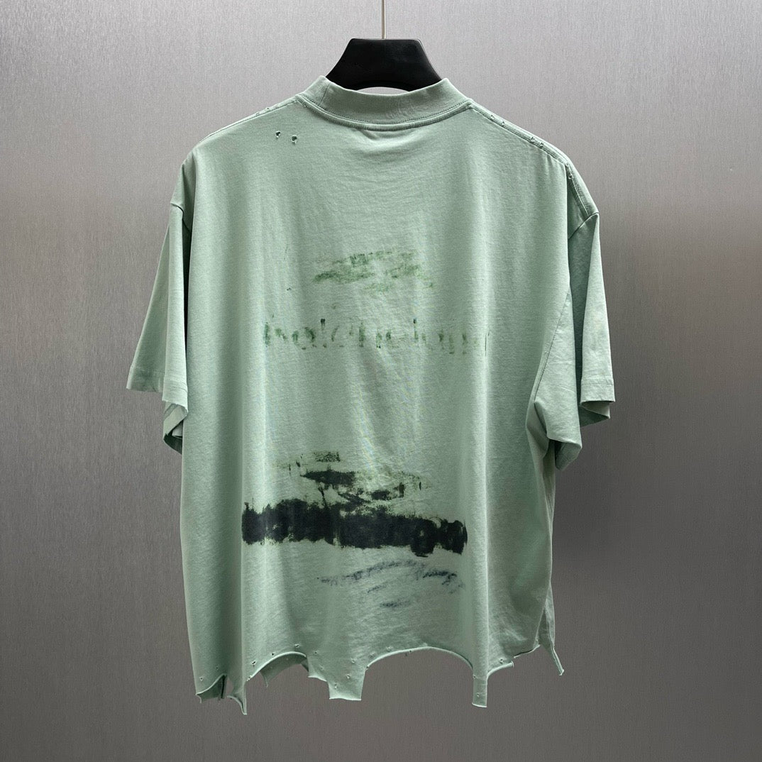 Schwarzes und hellgrünes T-Shirt
