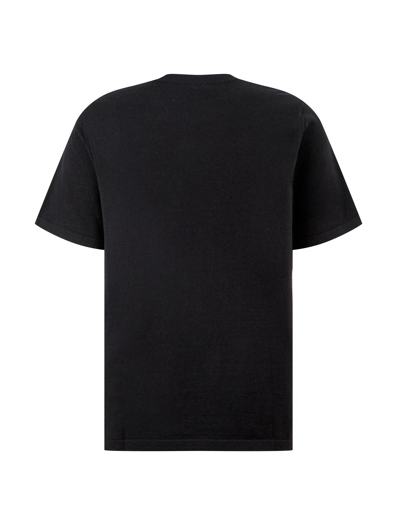 Camiseta negra y gris