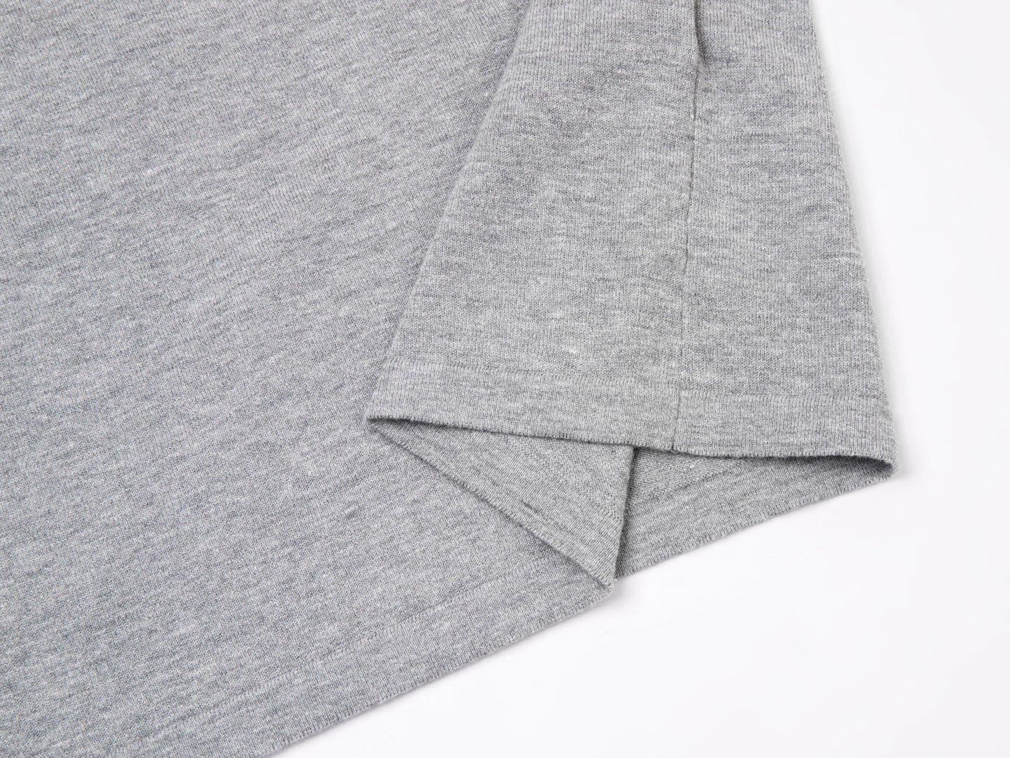Camiseta negra y gris