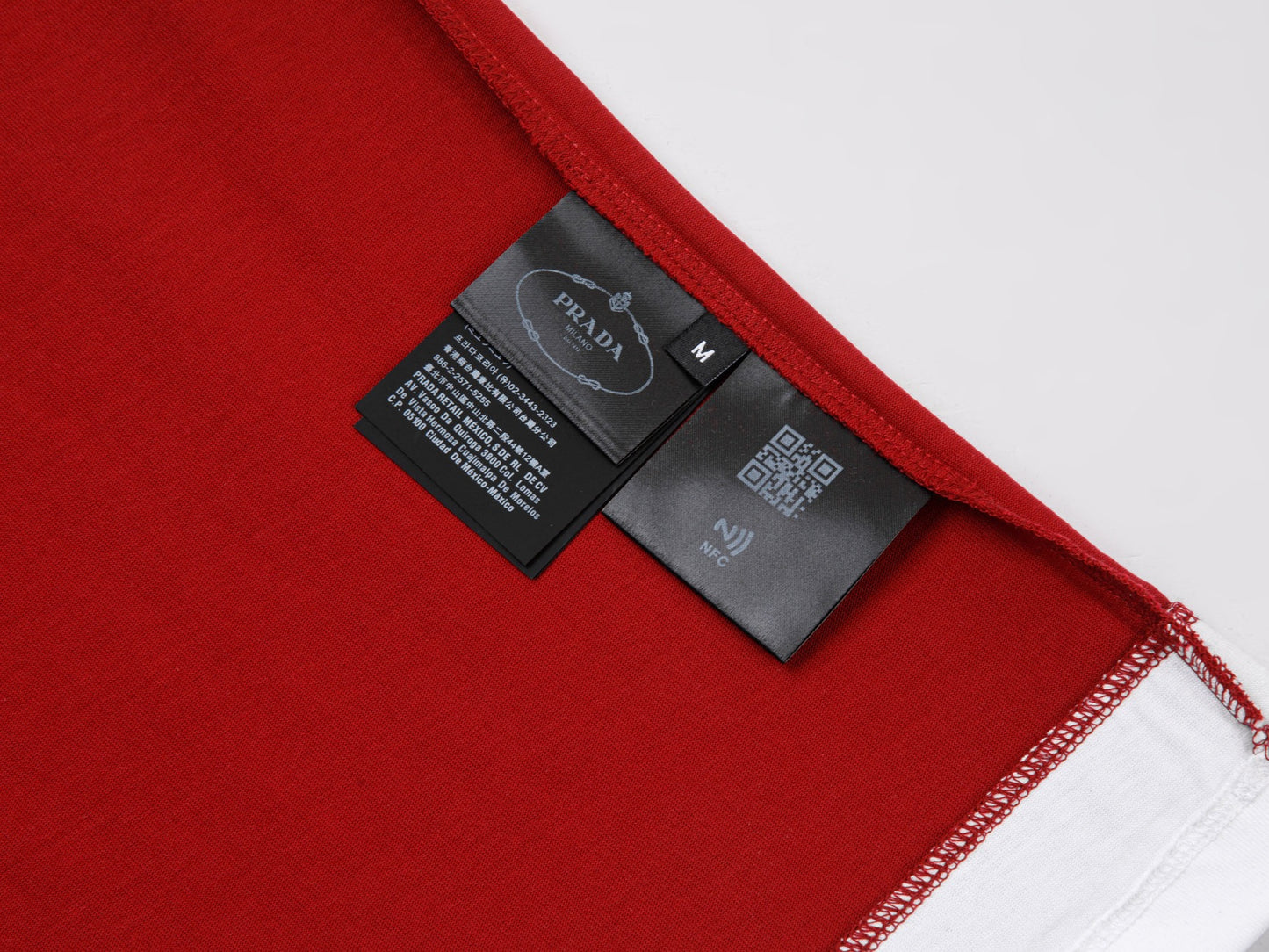 Mehrfarbiges T-Shirt
