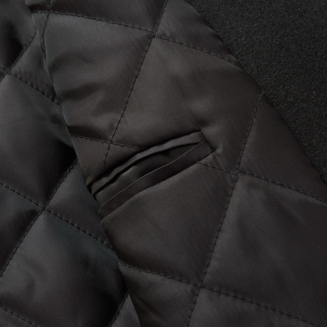 Schwarze Jacke