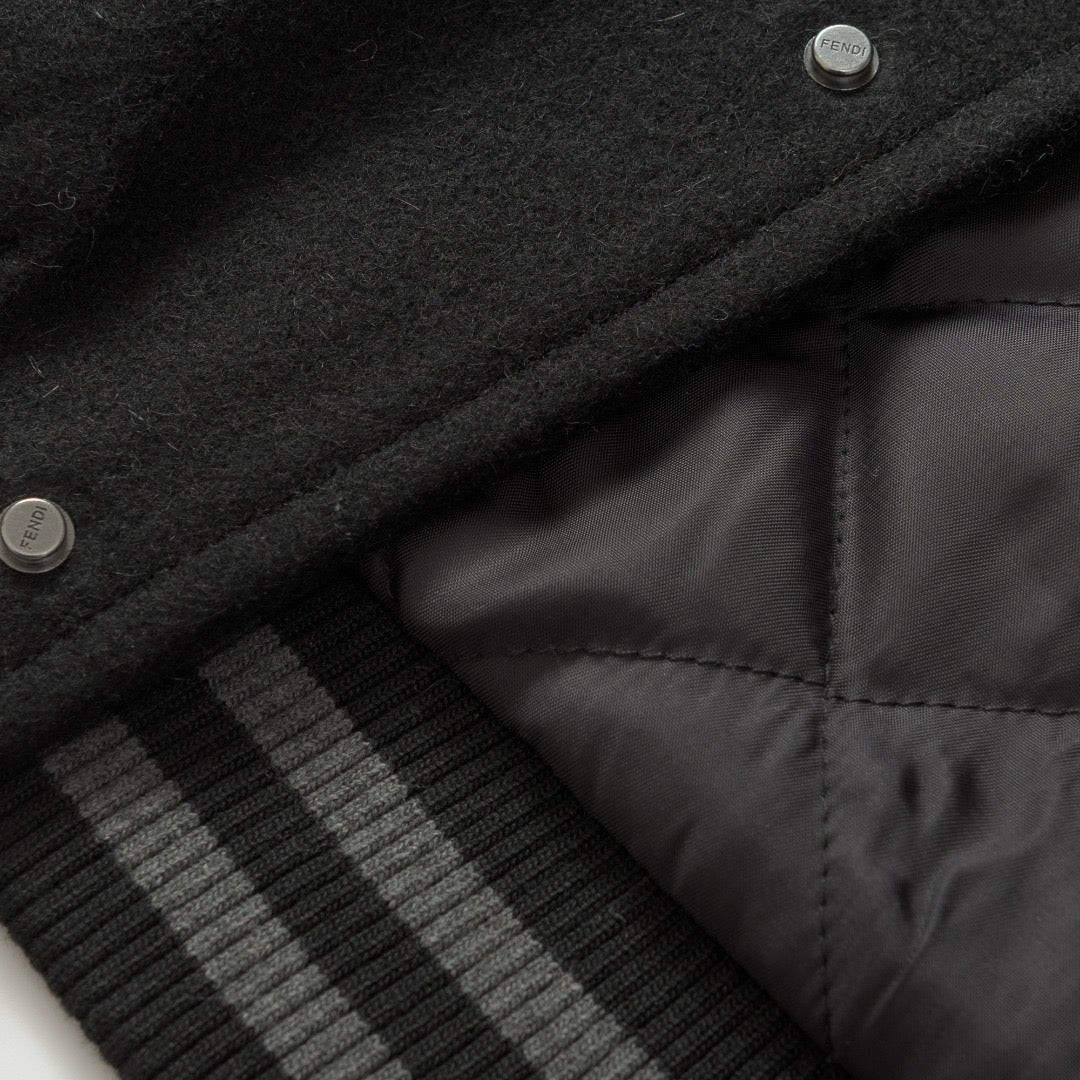 Schwarze Jacke