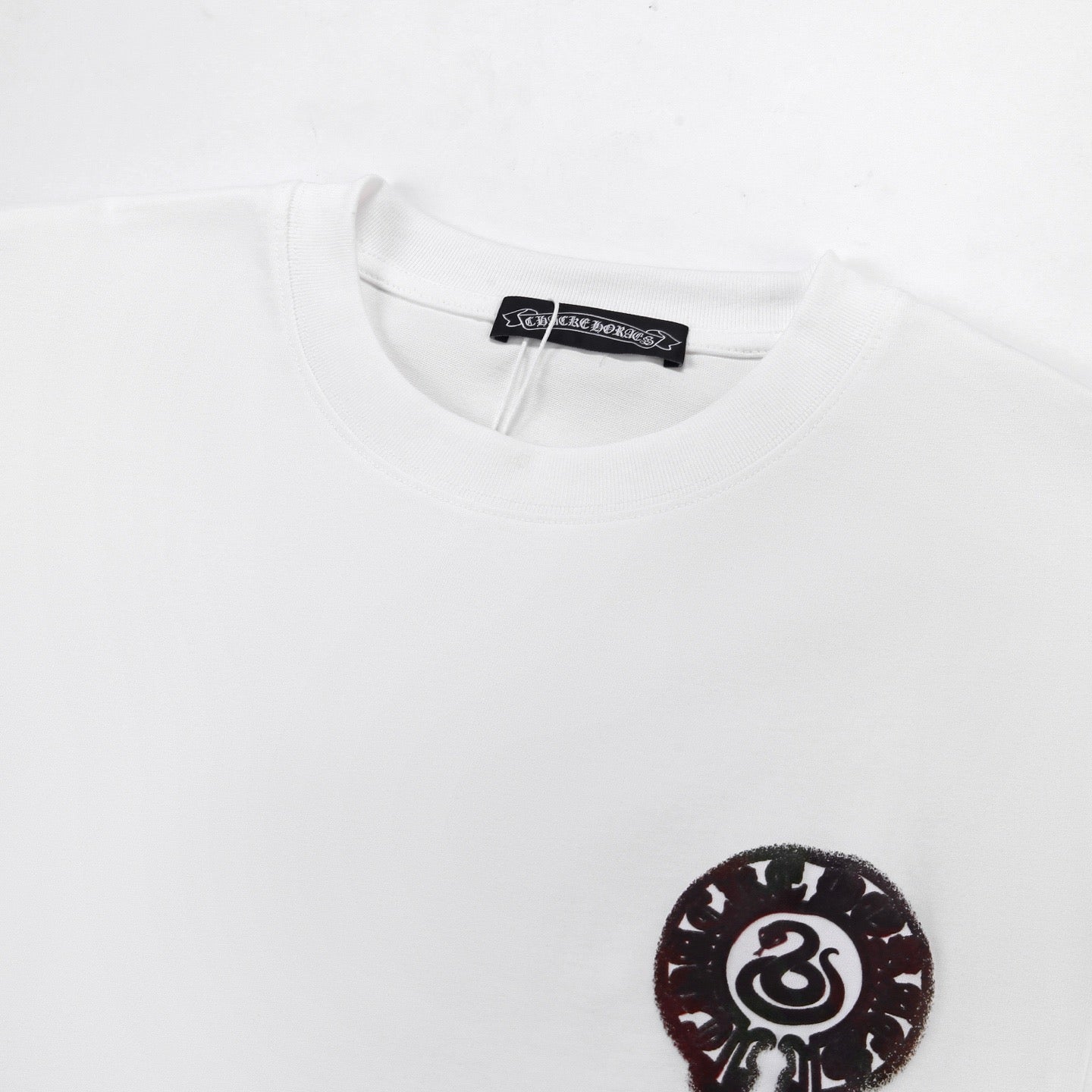 Camiseta en blanco y negro