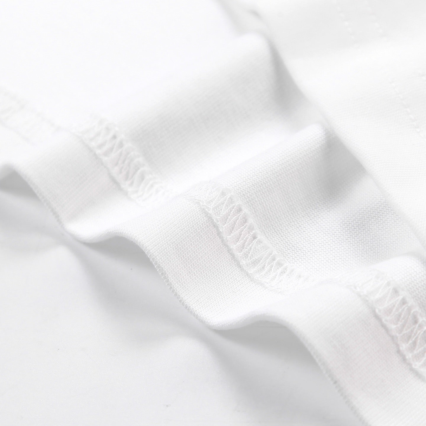 Camiseta en blanco y negro