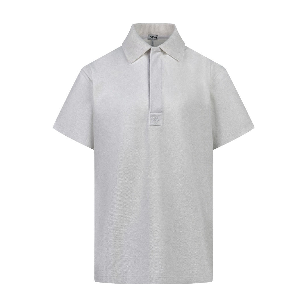 Polo azul y blanco