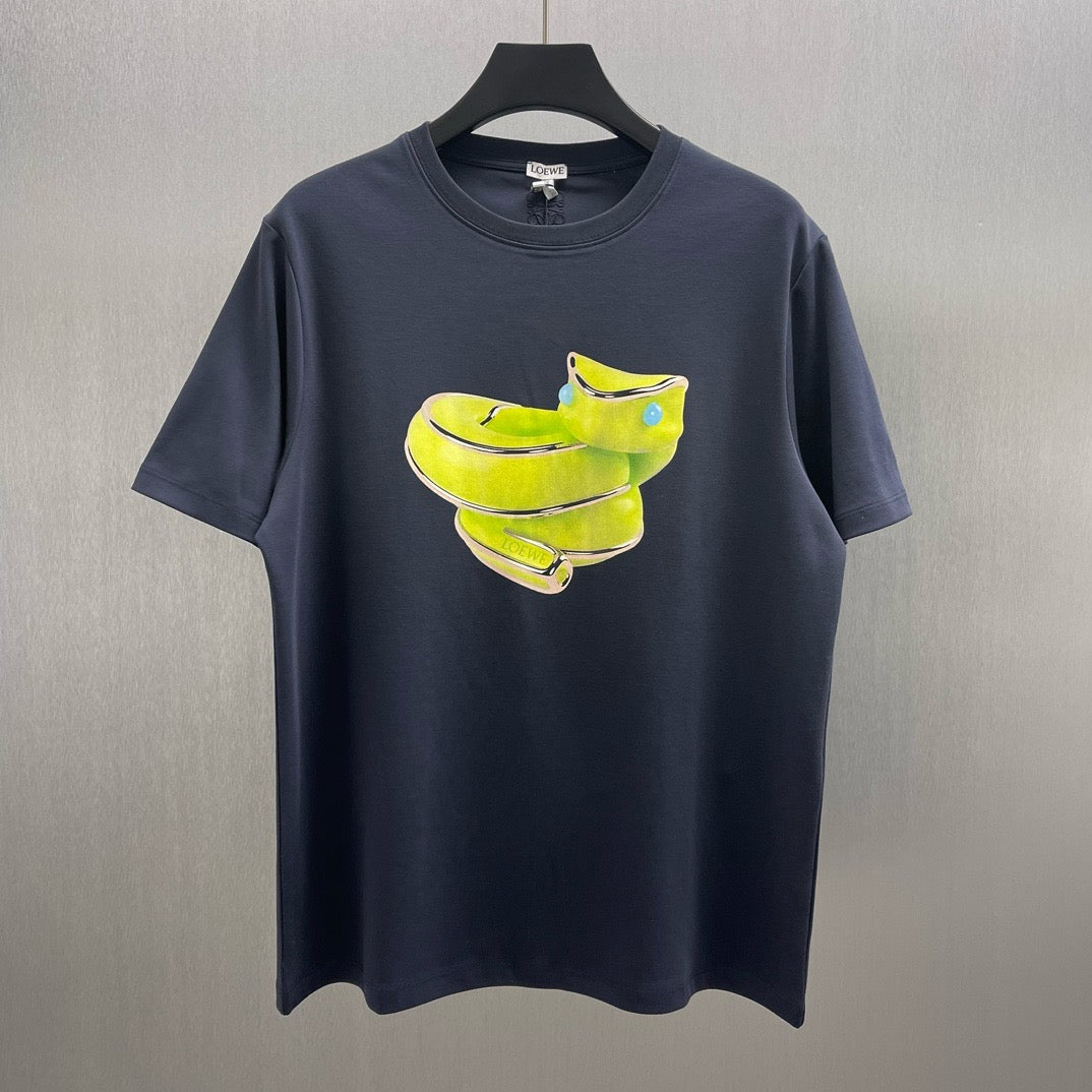 Camiseta azul y blanca