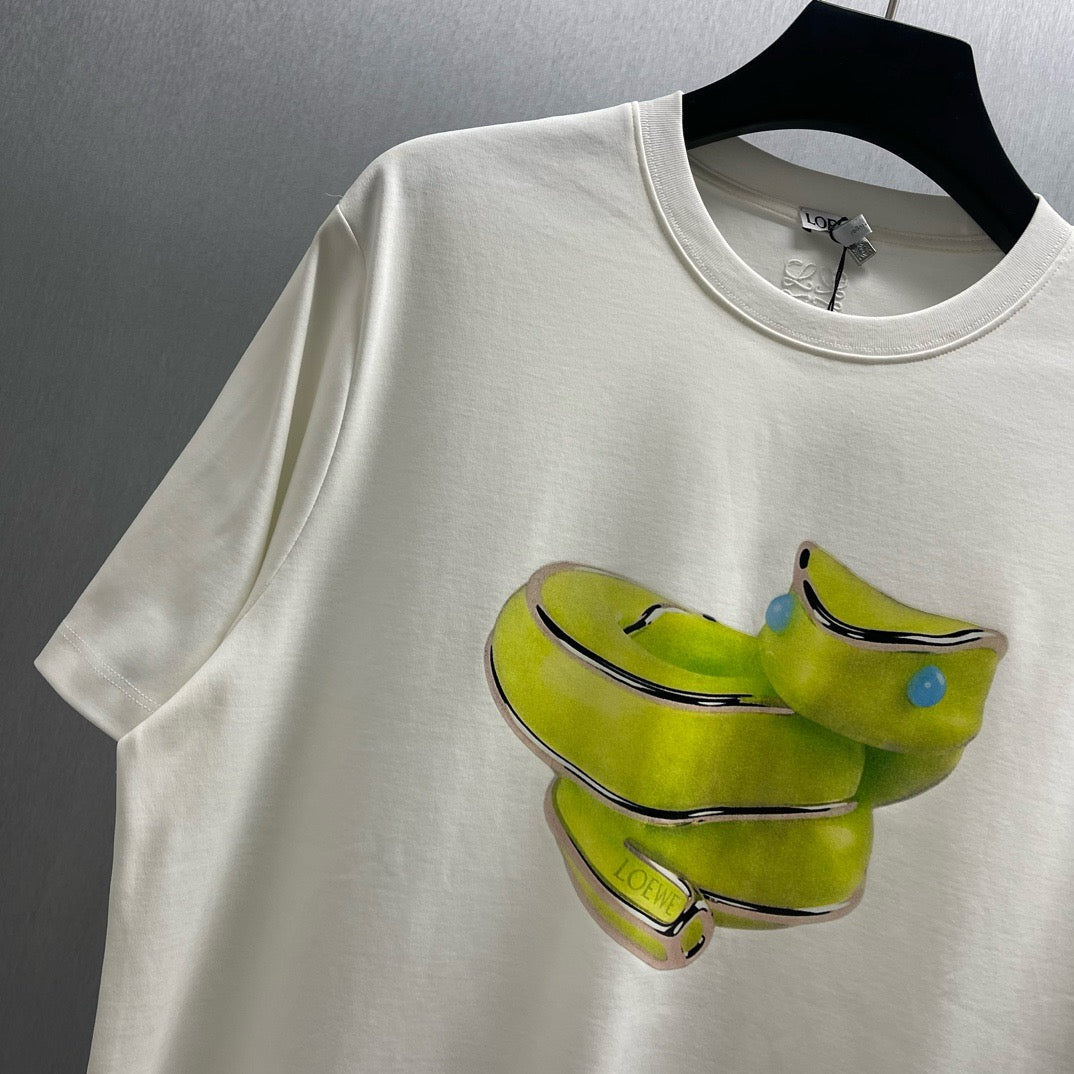 Camiseta azul y blanca