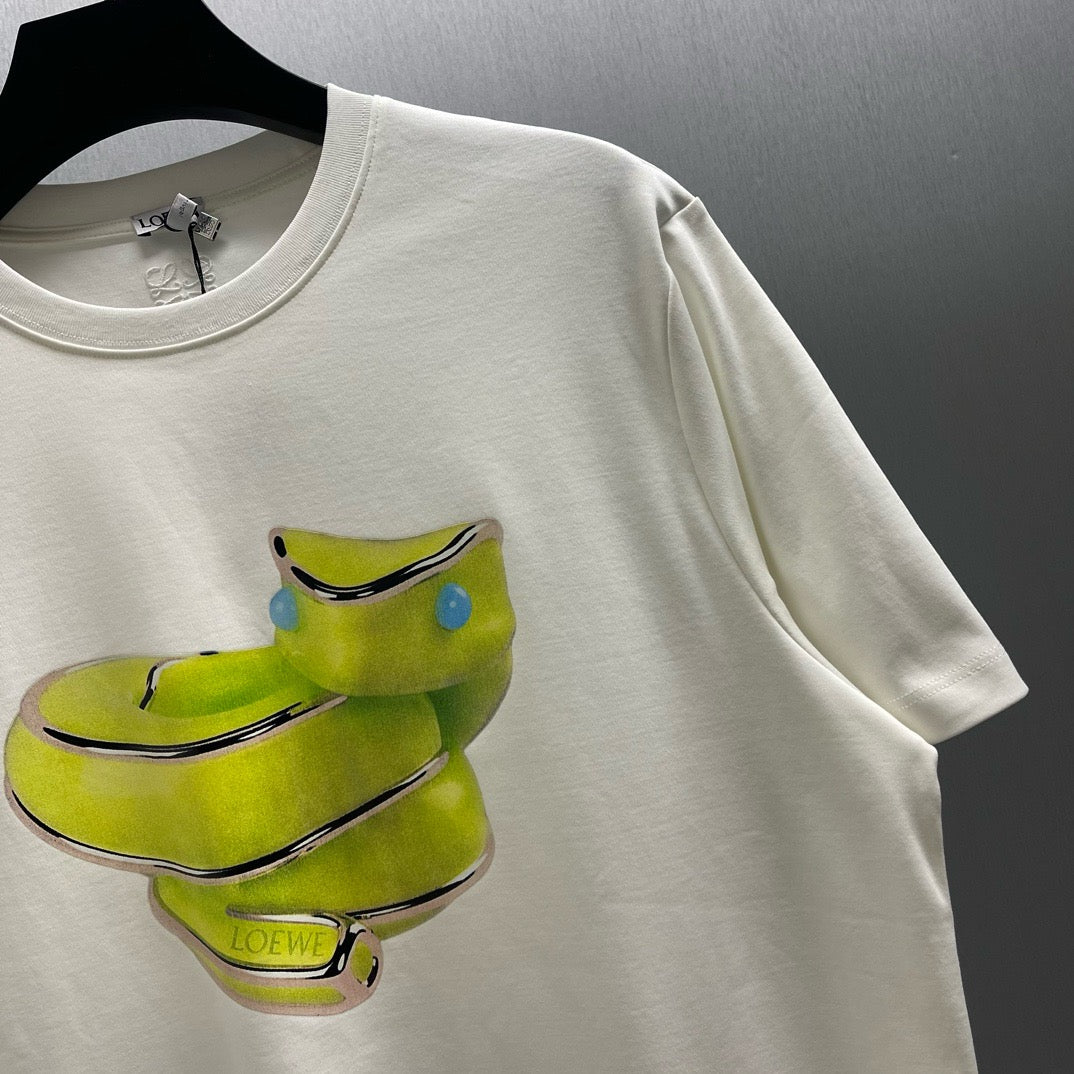 Camiseta azul y blanca