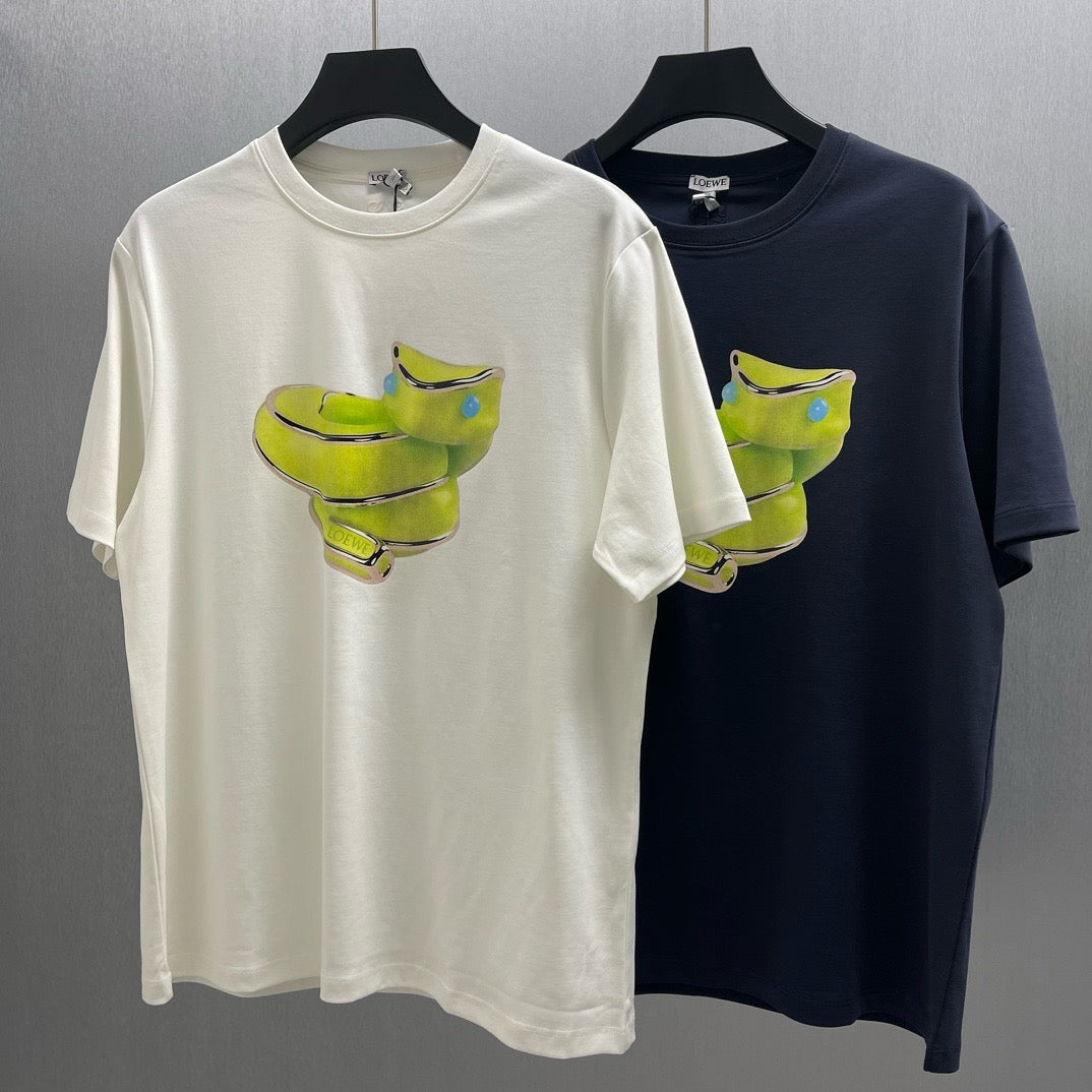 Camiseta azul y blanca